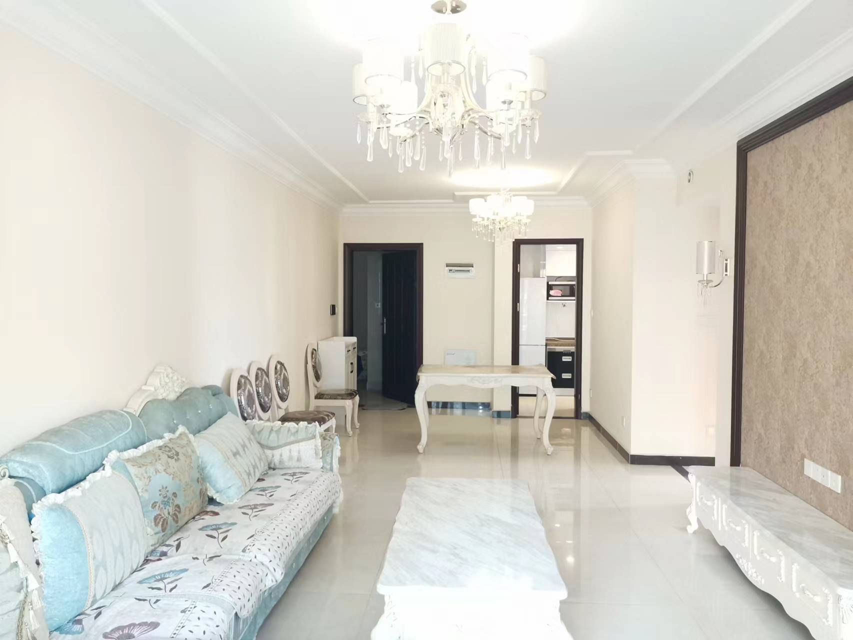 恒大华府  3室2厅2卫    65.5万 恒大华府  3室2厅2卫    65.5万客厅