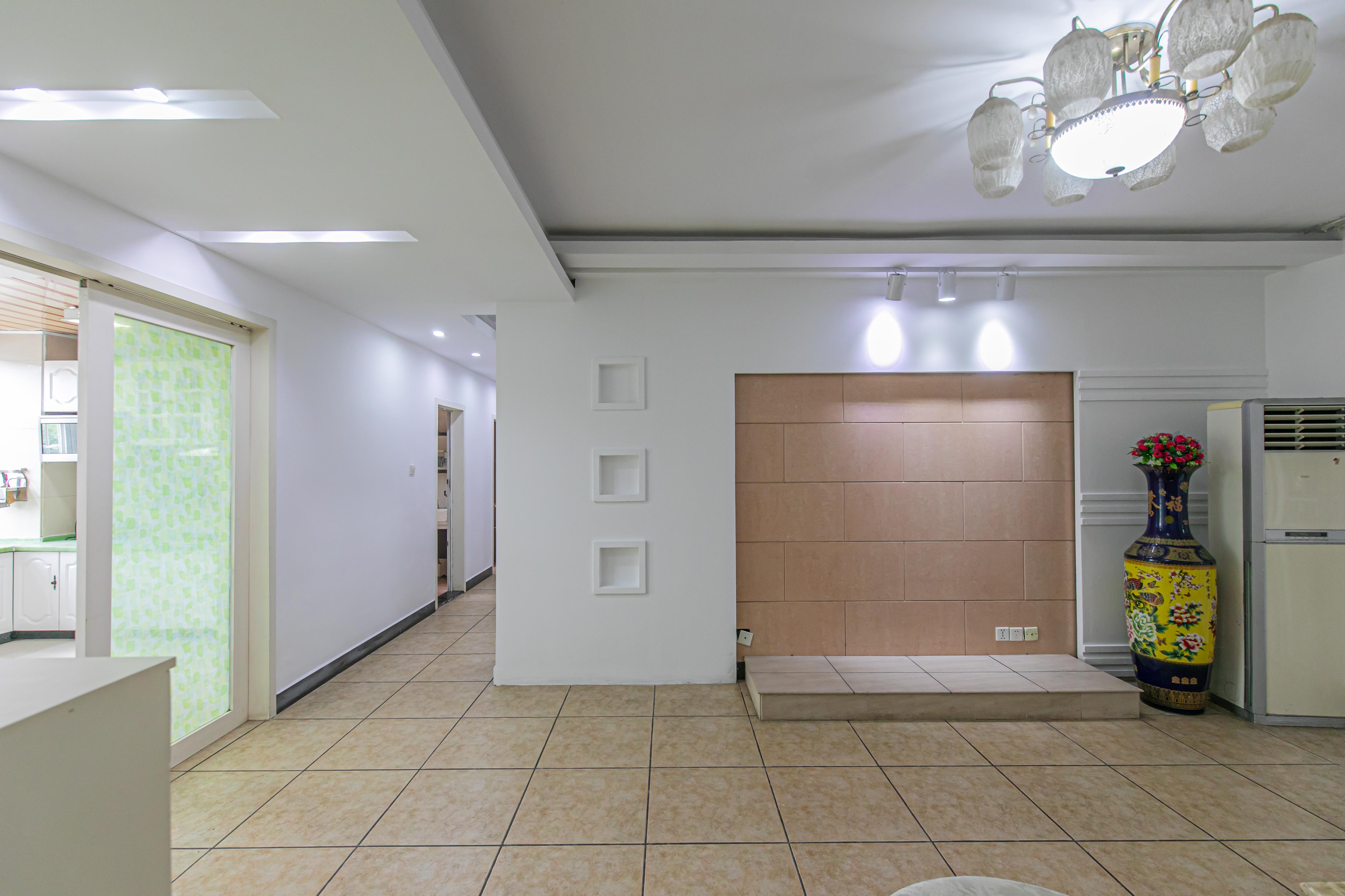 山水芙蓉国际新城  3室2厅2卫    120.0万客厅