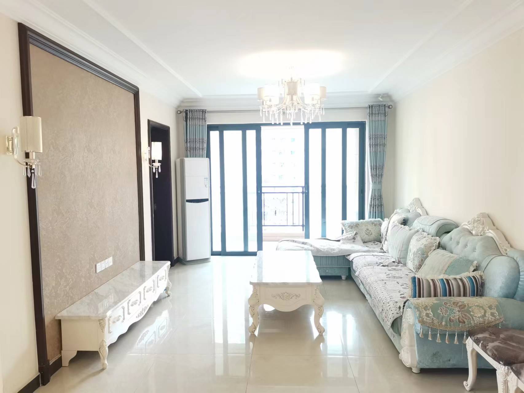 恒大华府  3室2厅2卫    65.5万 恒大华府  3室2厅2卫    65.5万客厅