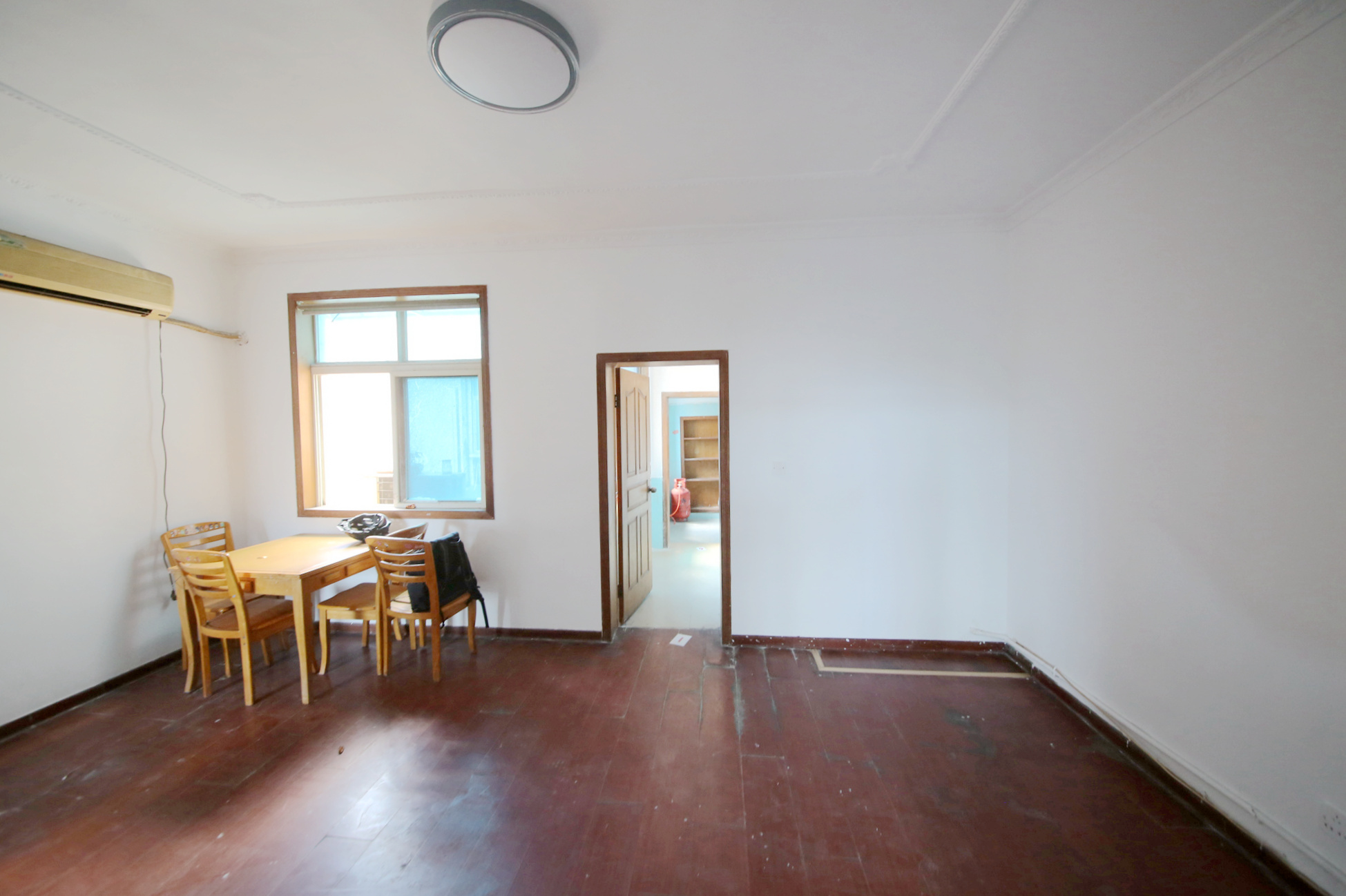 市直属机关宿舍  2室1厅1卫    57.0万客厅