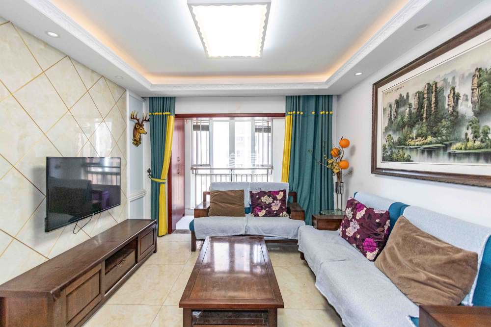 丽发新城 3室2厅2卫 88.8万