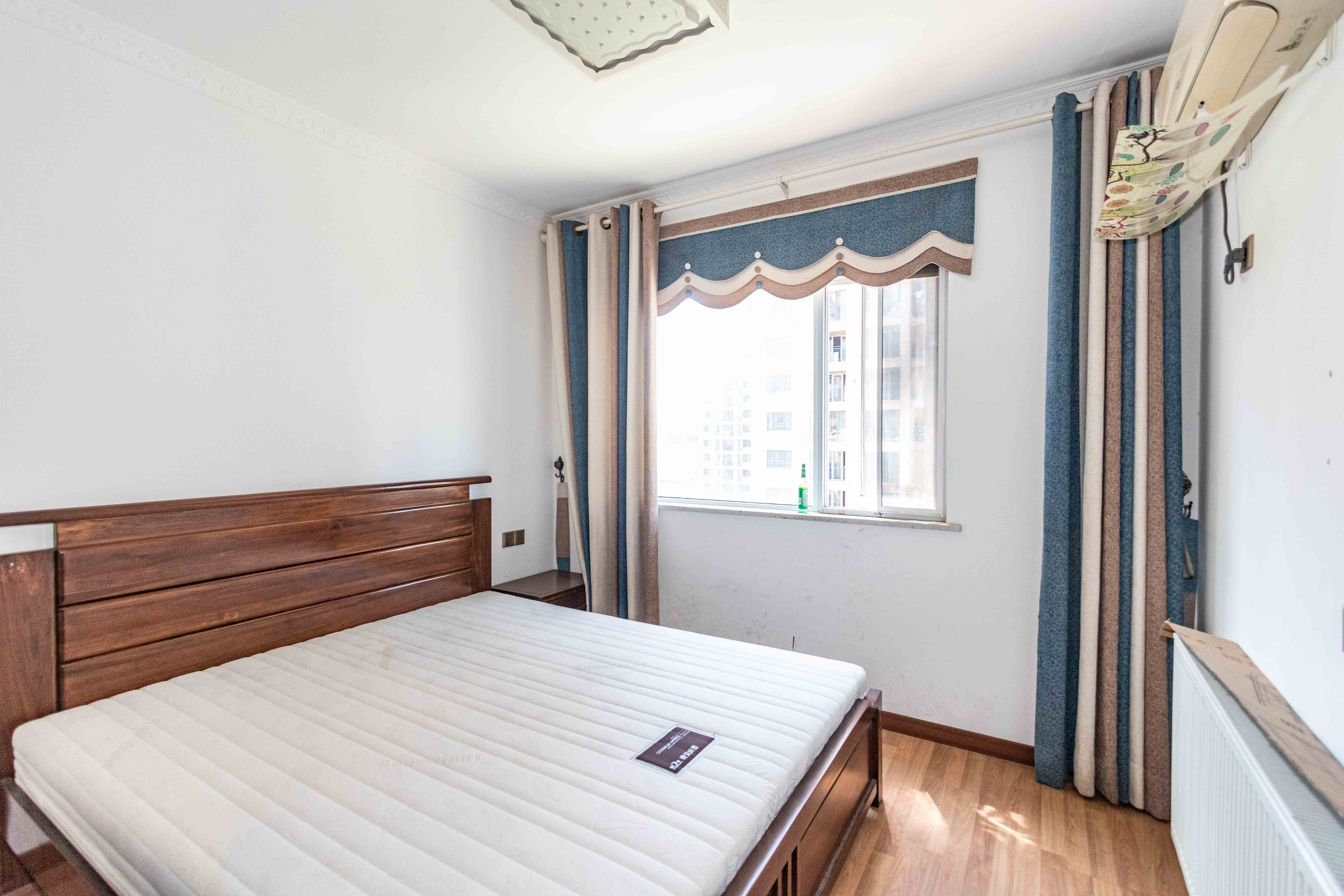 丽发新城  3室2厅2卫    88.8万卧室