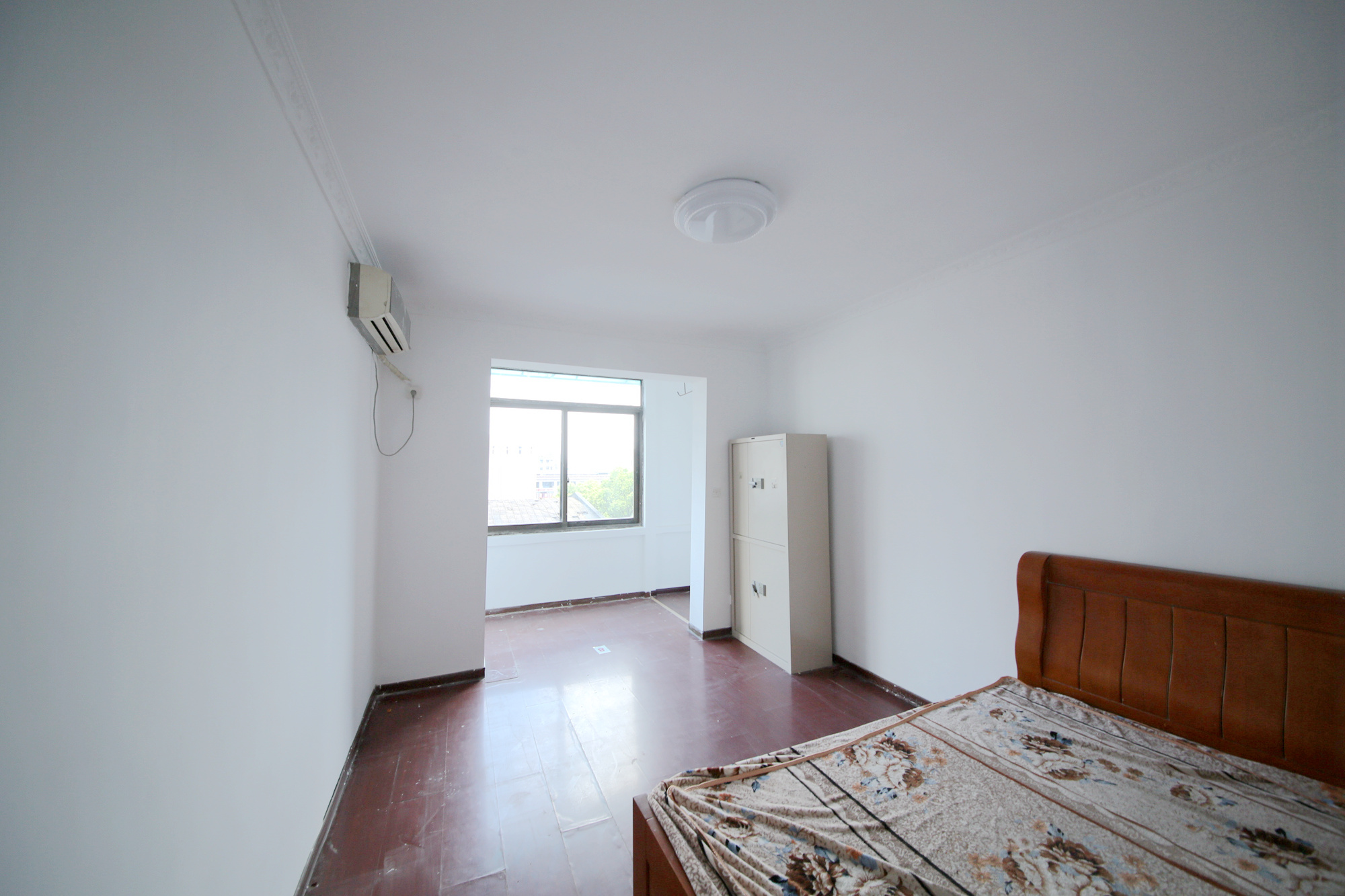 市直属机关宿舍  2室1厅1卫    57.0万卧室