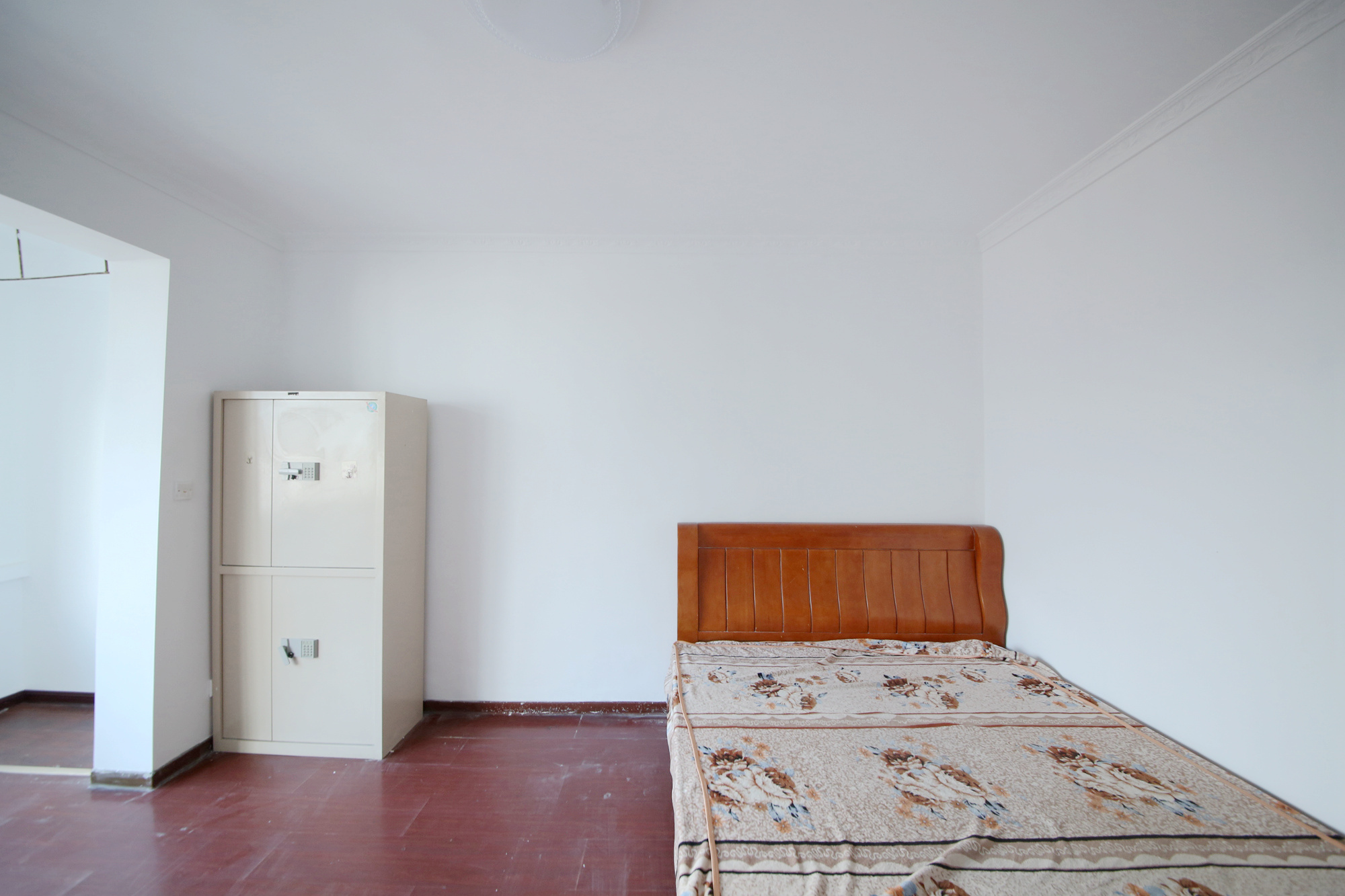 市直属机关宿舍  2室1厅1卫    57.0万卧室