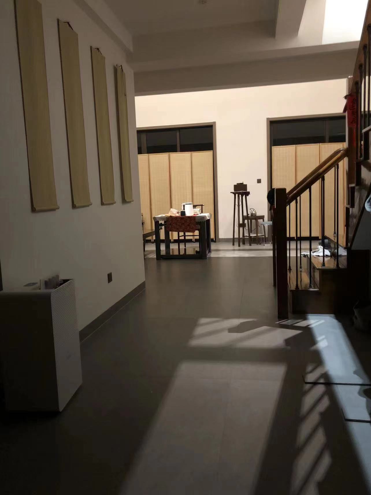 航空未名小区(北大资源) 6室3厅1卫 225.0万 航空未名小区(北大资源) 6室3厅1卫 225.0万客厅