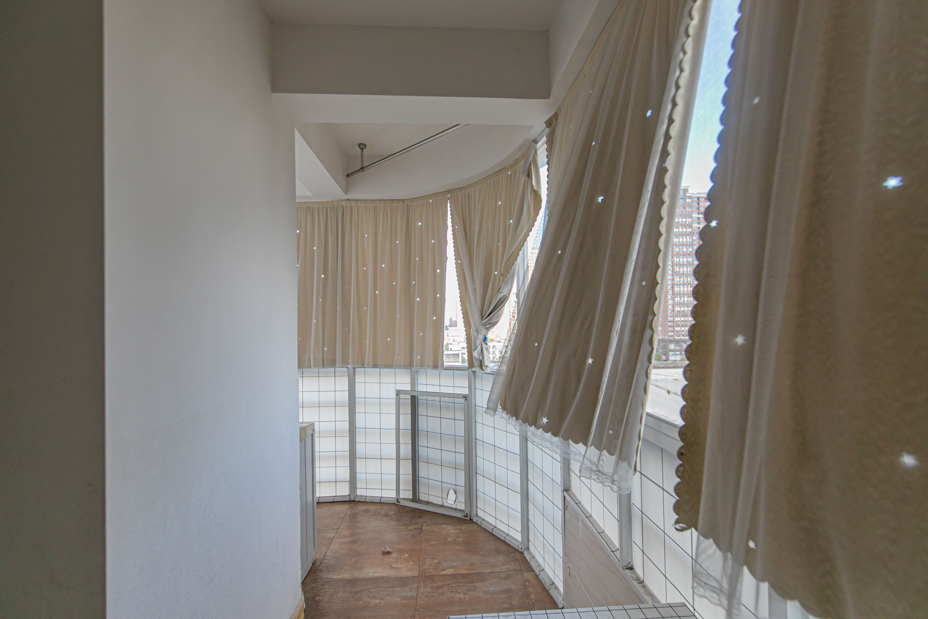 开源鑫苑 4室2厅2卫 105.0万 开源鑫苑 4室2厅2卫 105.0万阳台