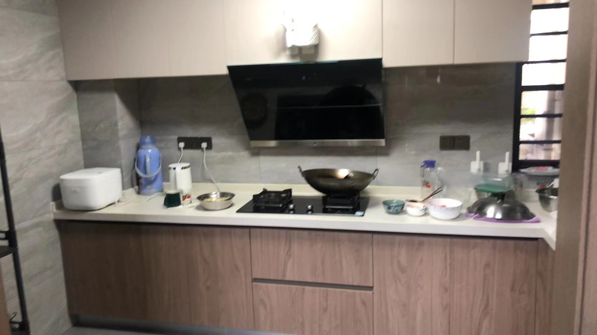 航空未名小区(北大资源) 6室3厅1卫 225.0万 航空未名小区(北大资源) 6室3厅1卫 225.0万客厅