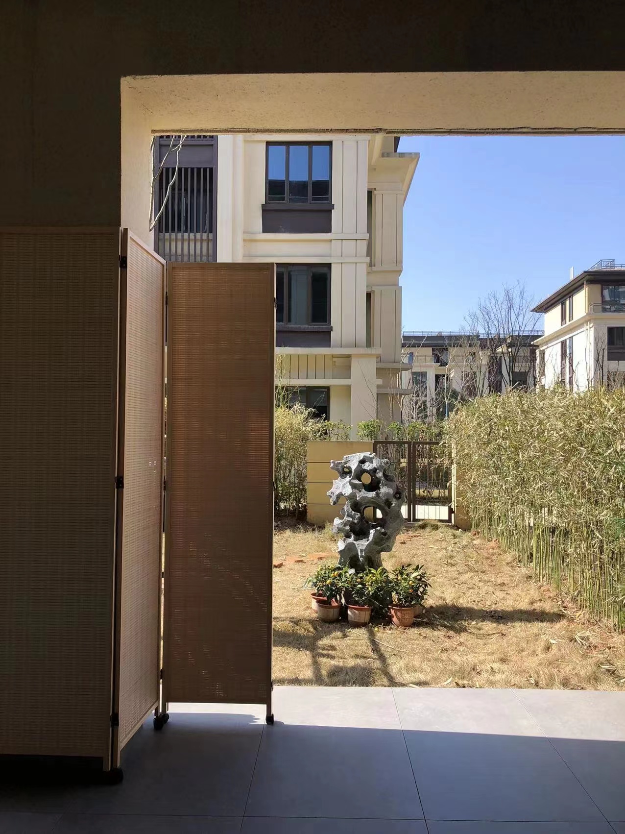 航空未名小区(北大资源) 6室3厅1卫 225.0万 航空未名小区(北大资源) 6室3厅1卫 225.0万客厅