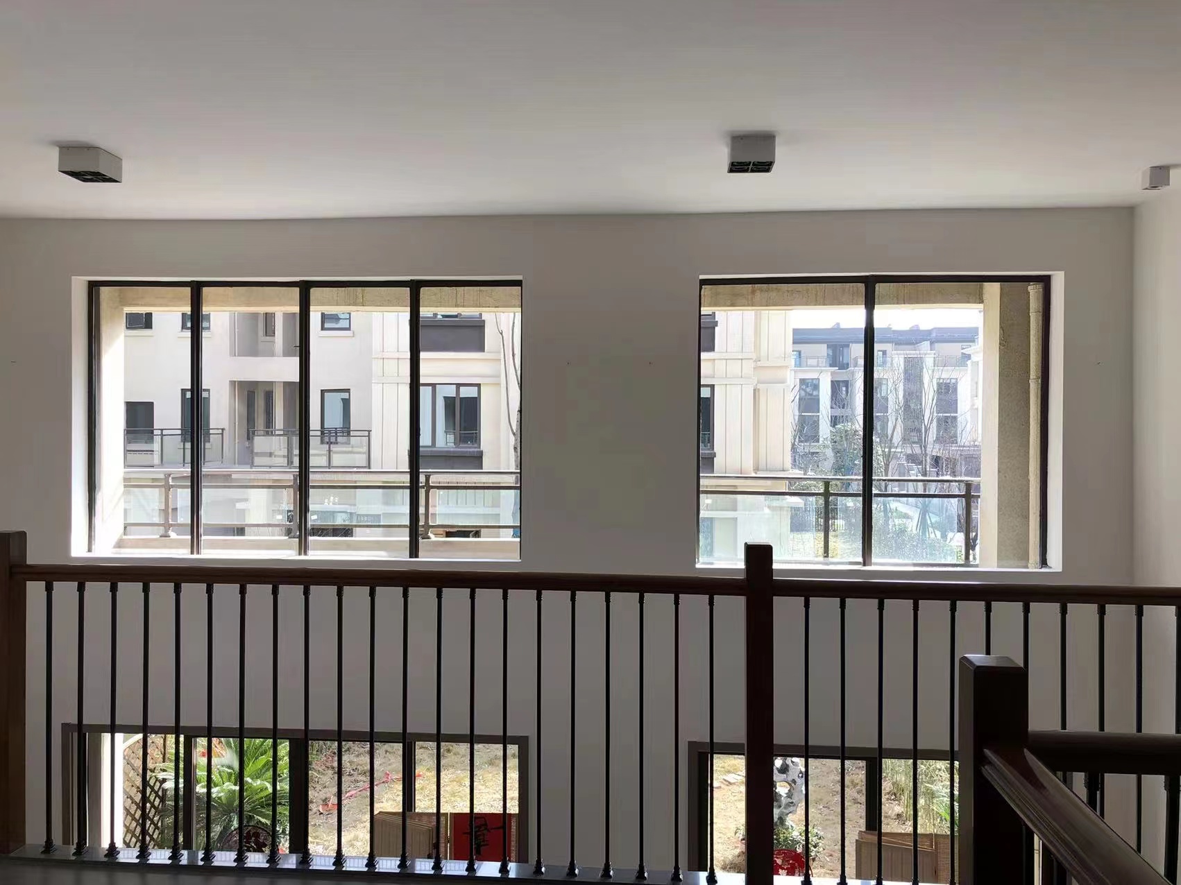 航空未名小区(北大资源) 6室3厅1卫 225.0万 航空未名小区(北大资源) 6室3厅1卫 225.0万客厅