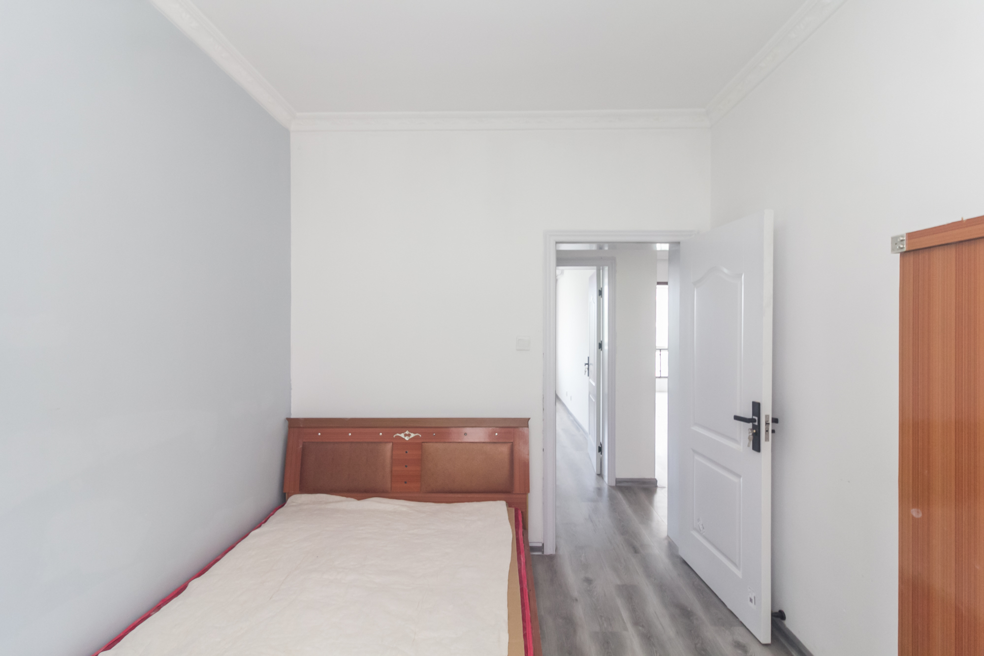 东城名苑 2室1厅1卫 31.0万 东城名苑 2室1厅1卫 31.0万卧室