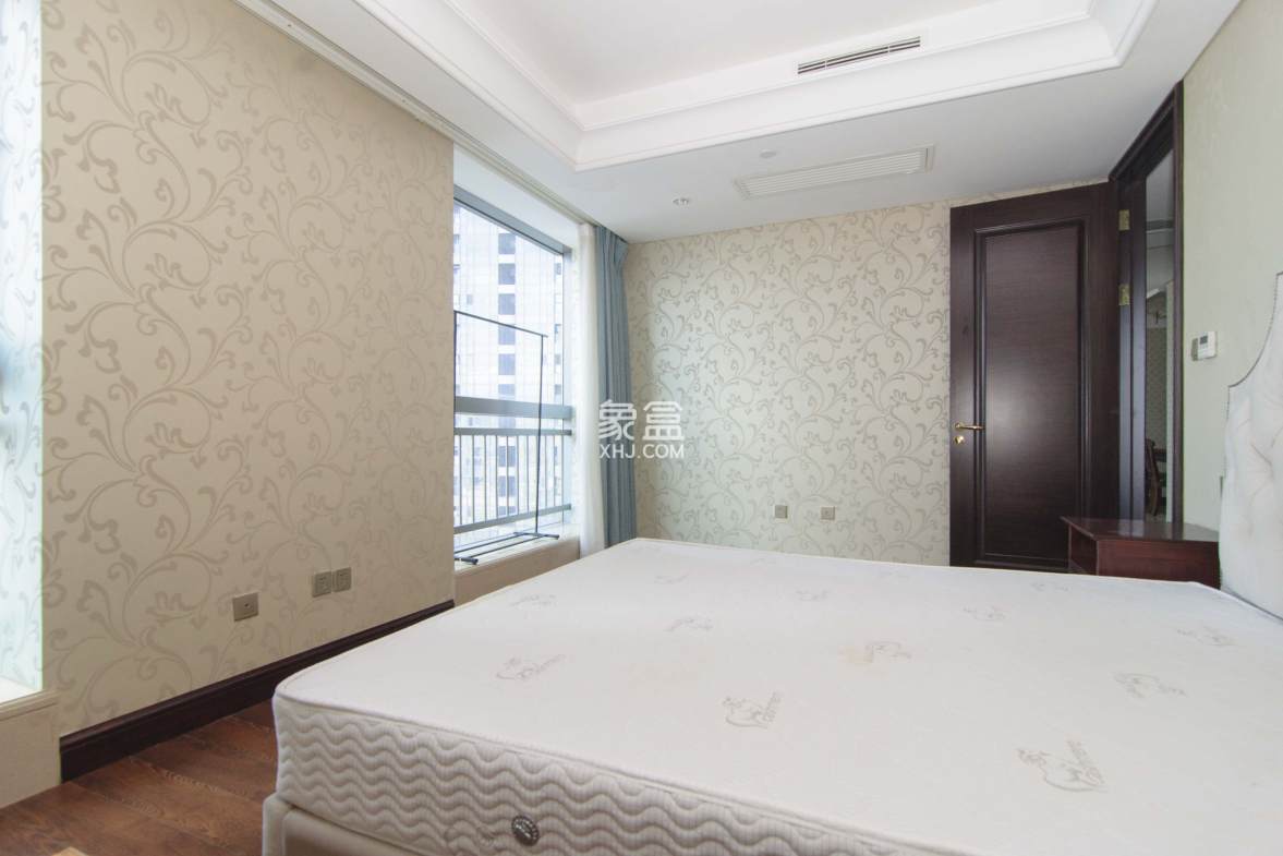 华远国际公寓  2室2厅1卫    235.0万卧室