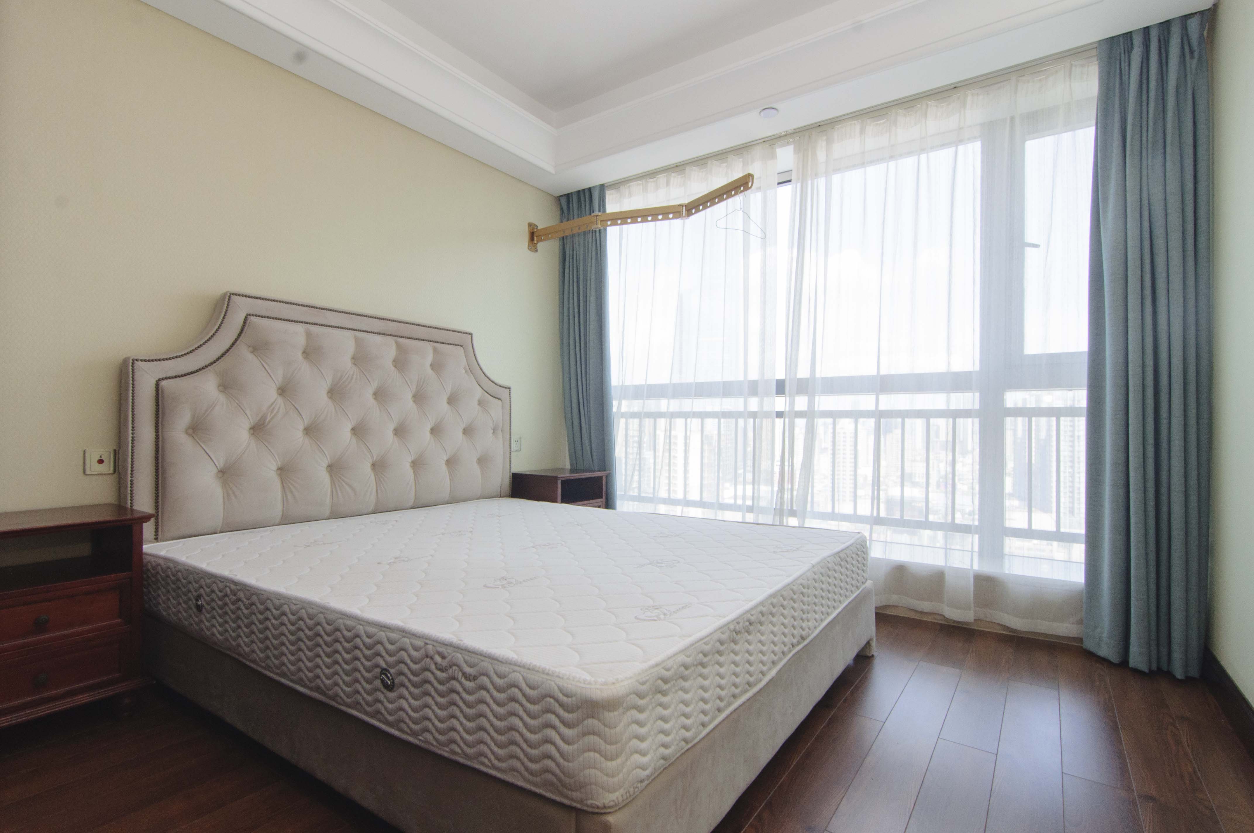 华远国际公寓  2室2厅1卫    235.0万卧室