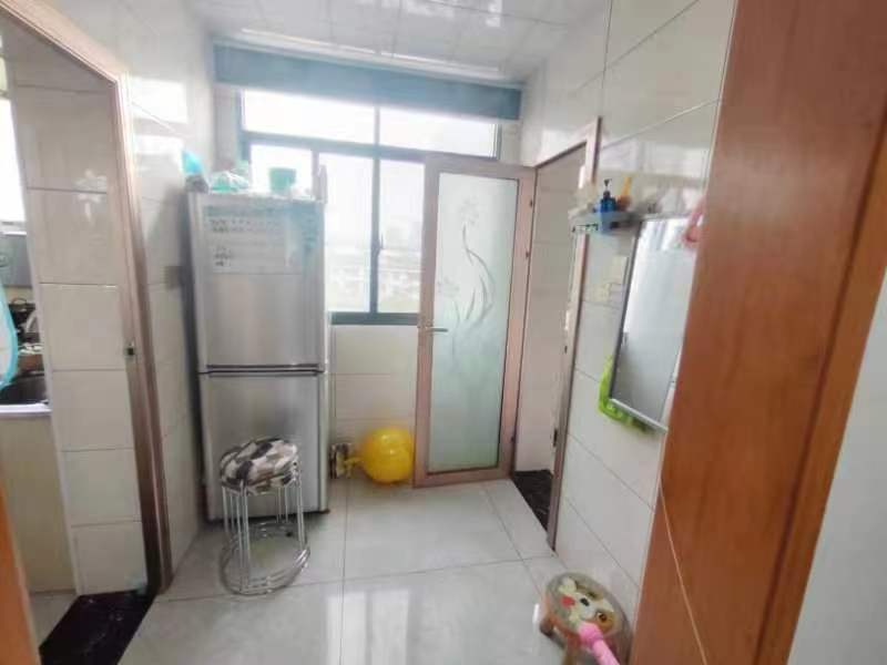 建设中路散盘 2室1厅1卫 20.0万 建设中路散盘 2室1厅1卫 20.0万客厅