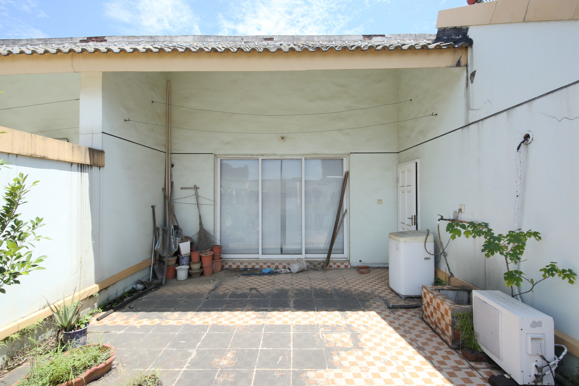 芙蓉苑  5室2厅2卫   105.00万阳台