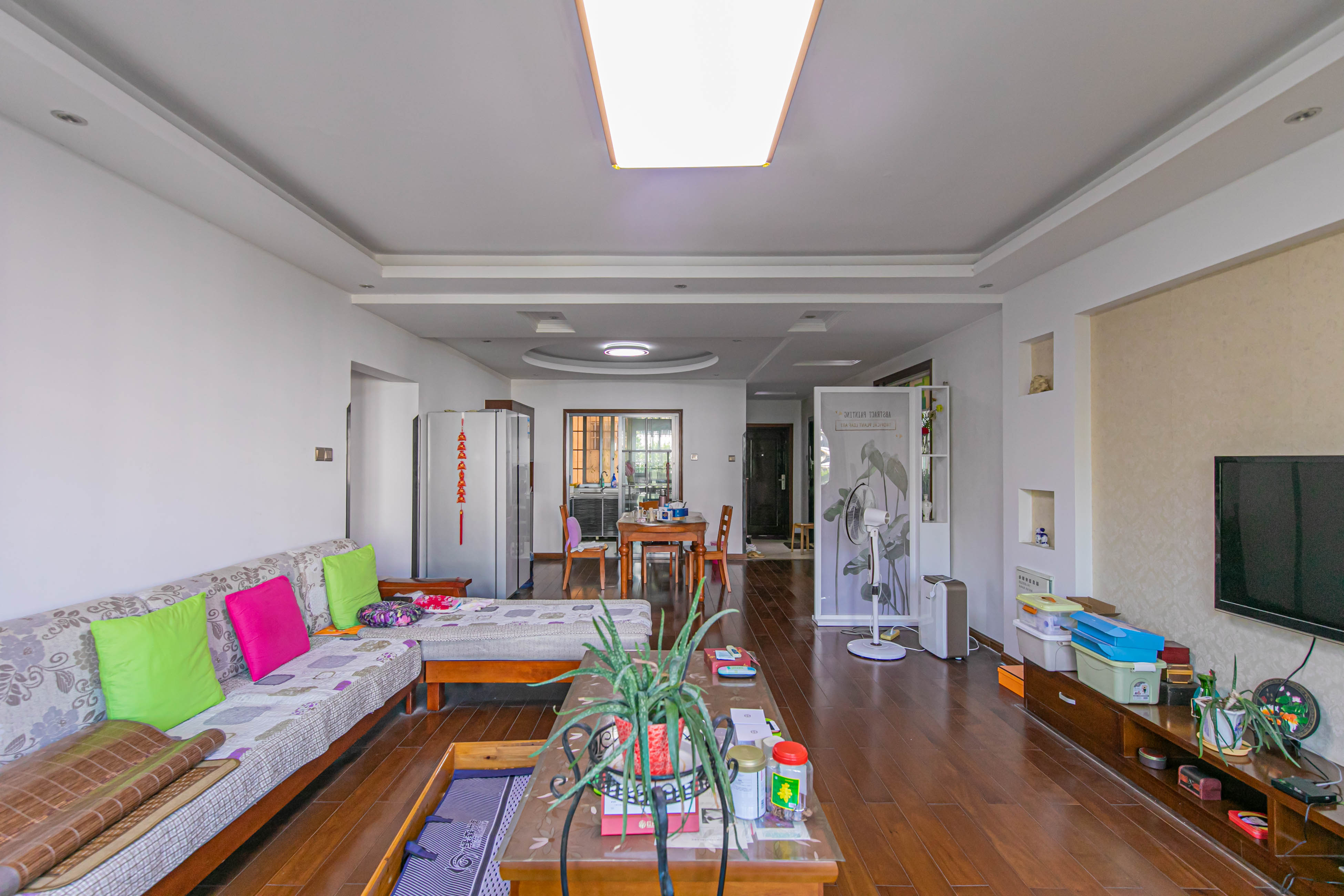 开源鑫阁 4室2厅2卫 88.0万 开源鑫阁 4室2厅2卫 88.0万客厅