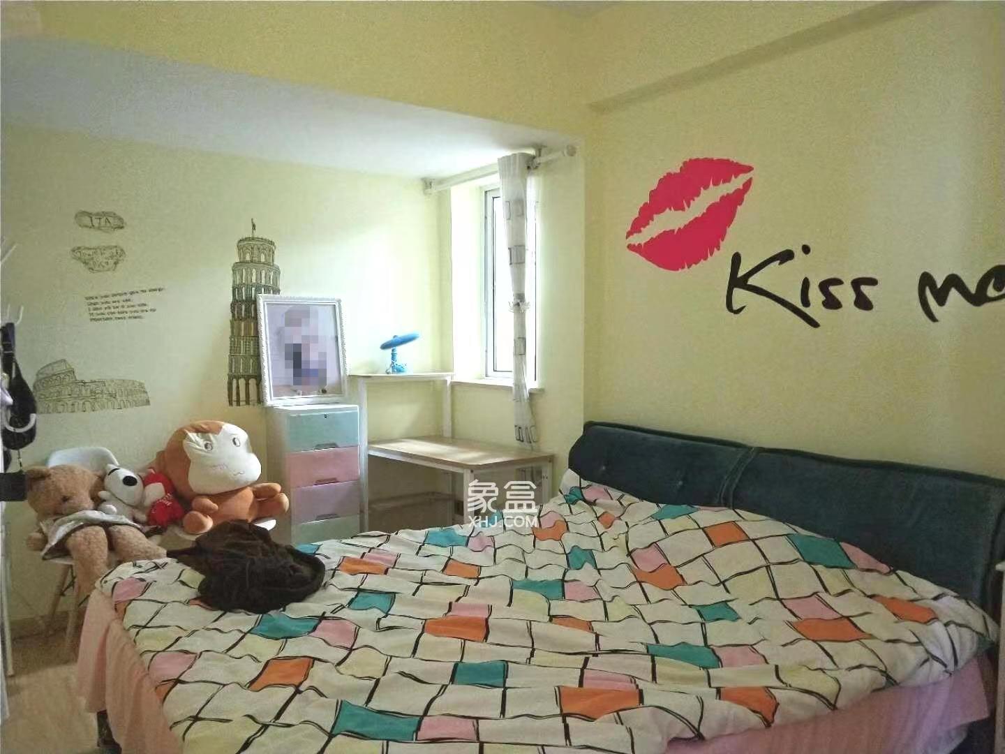 爱丁堡 3室2厅1卫 60.0万 爱丁堡 3室2厅1卫 60.0万客厅