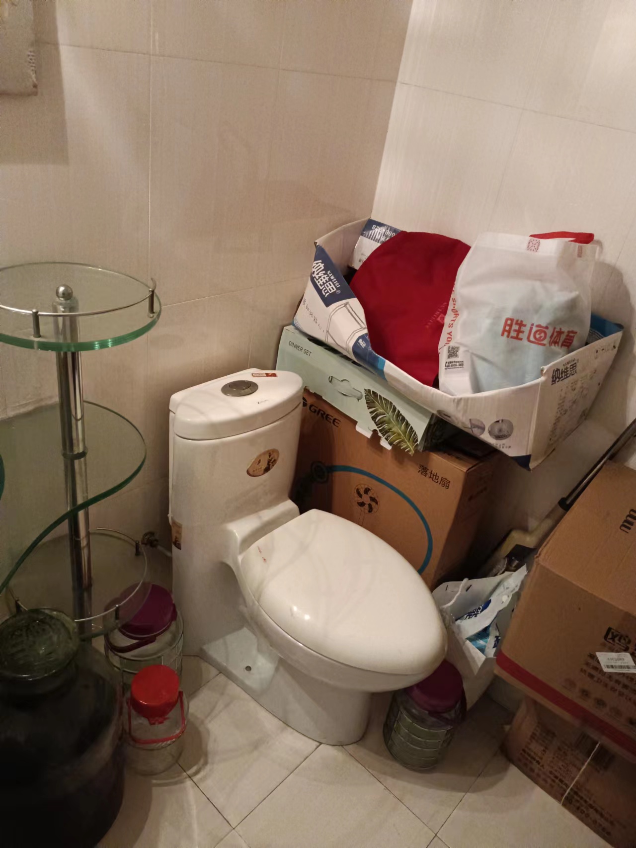 东城家园一期  3室2厅2卫    68.0万 东城家园一期  3室2厅2卫    68.0万客厅