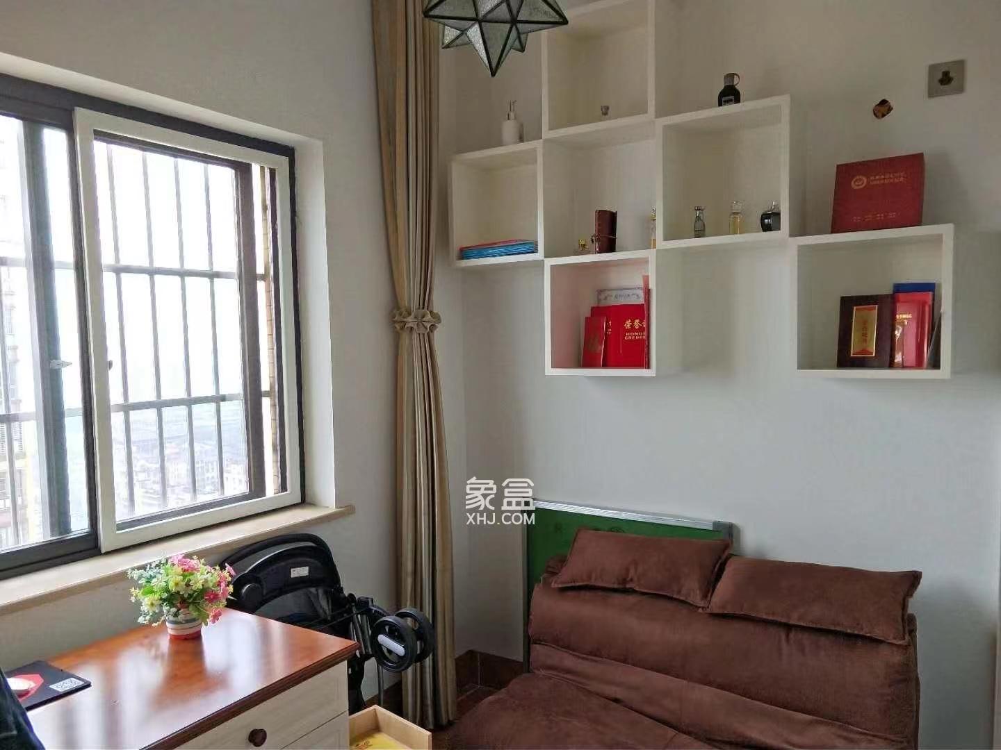 爱丁堡 3室2厅1卫 60.0万 爱丁堡 3室2厅1卫 60.0万客厅