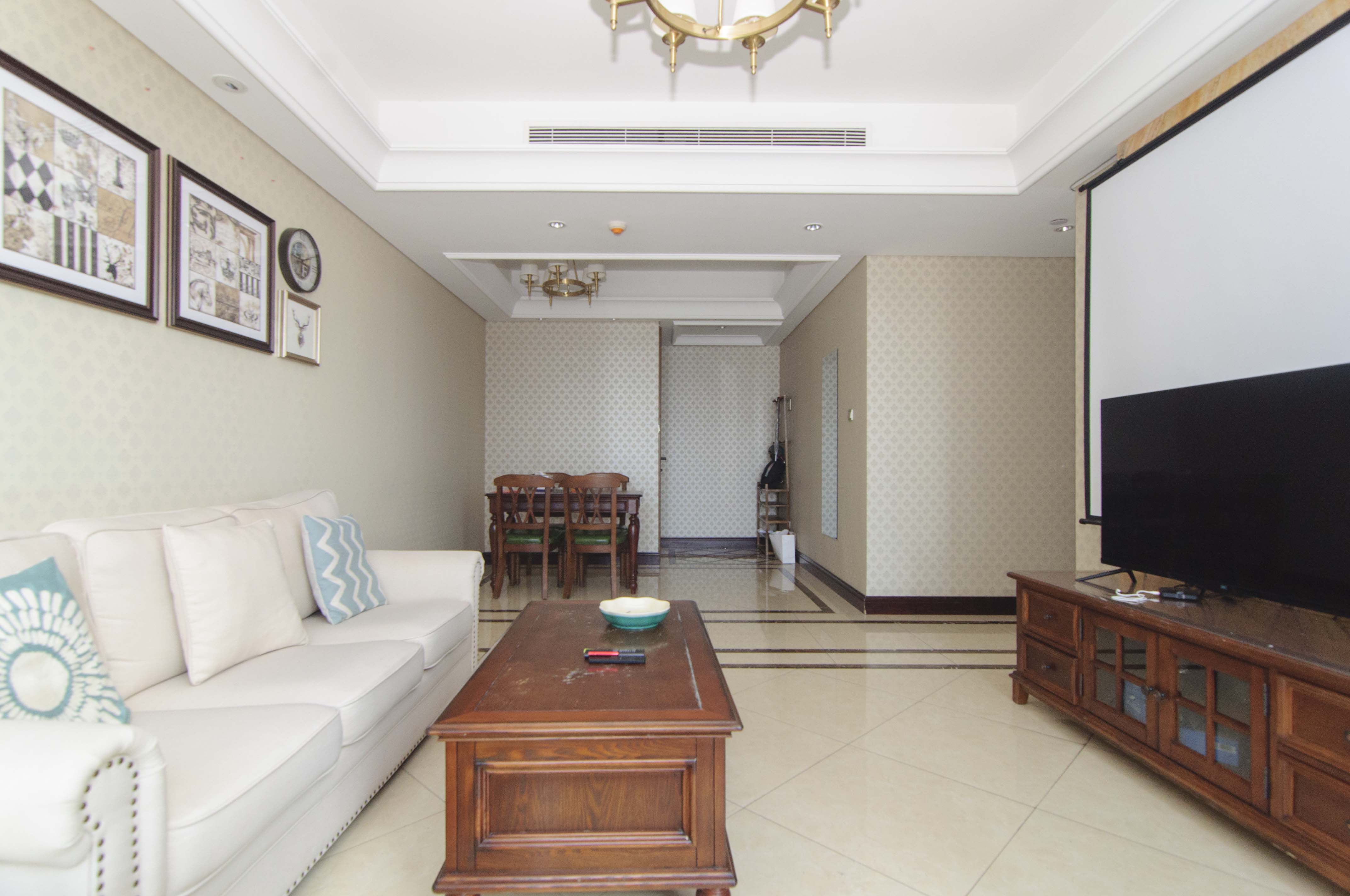 华远国际公寓  2室2厅1卫    235.0万客厅