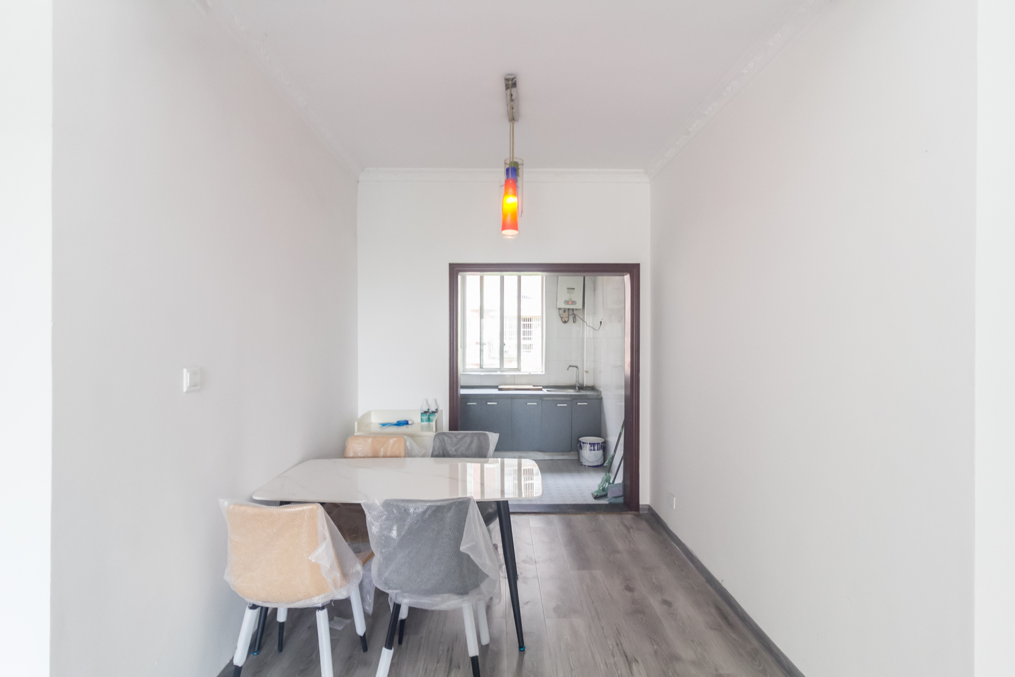 东城名苑 2室1厅1卫 31.0万 东城名苑 2室1厅1卫 31.0万客厅