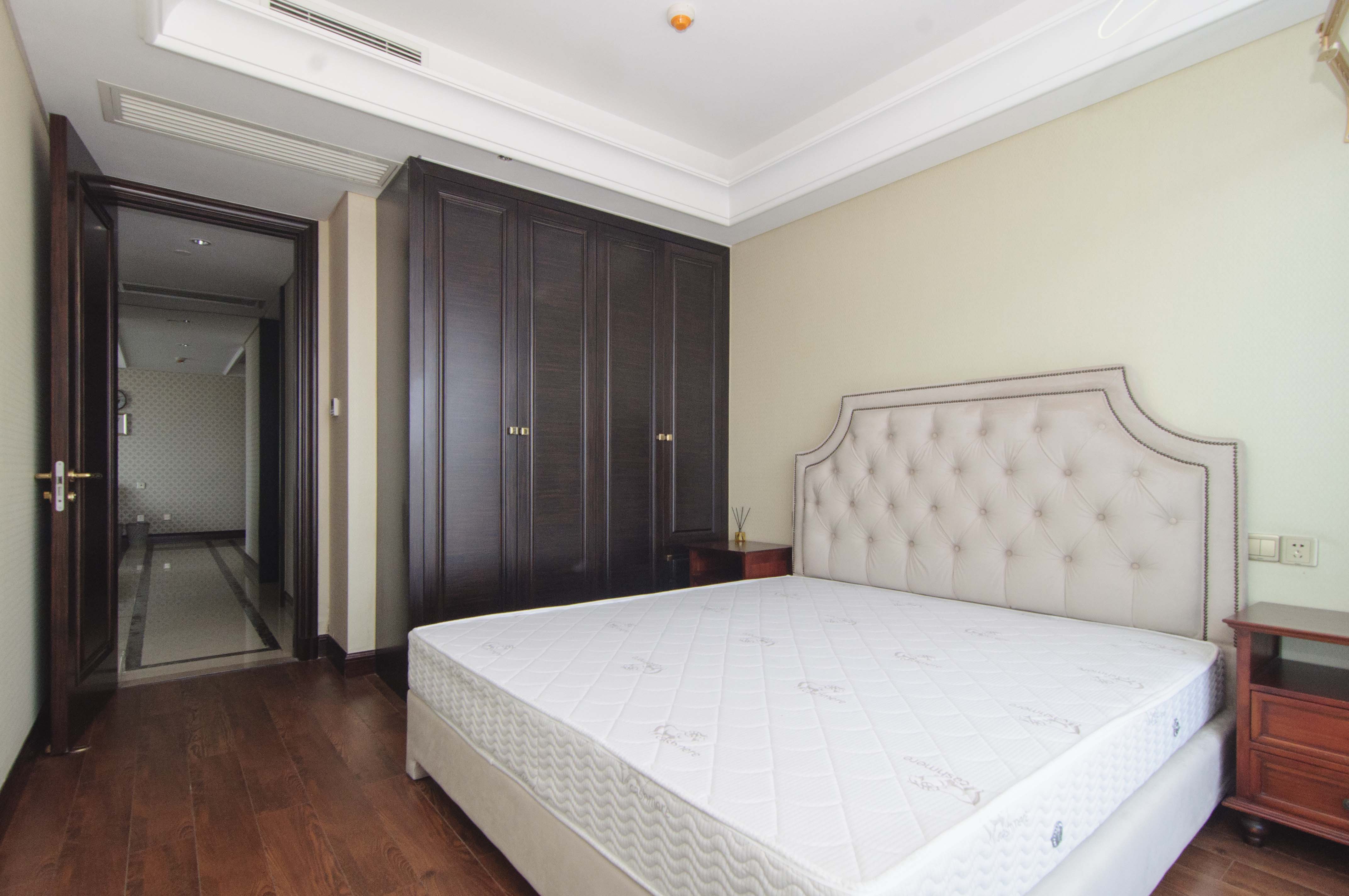 华远国际公寓  2室2厅1卫    235.0万卧室