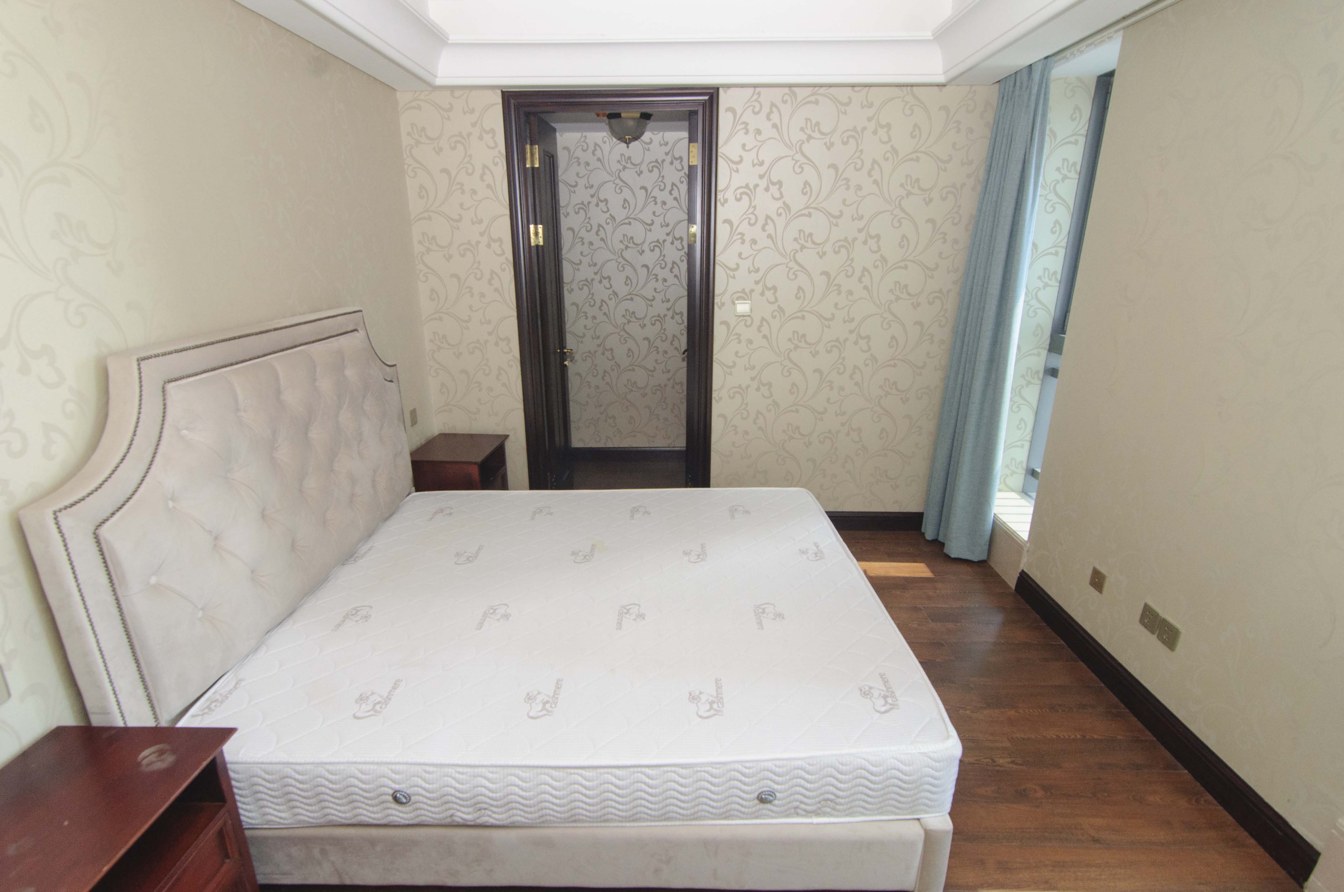 华远国际公寓  2室2厅1卫    235.0万卧室