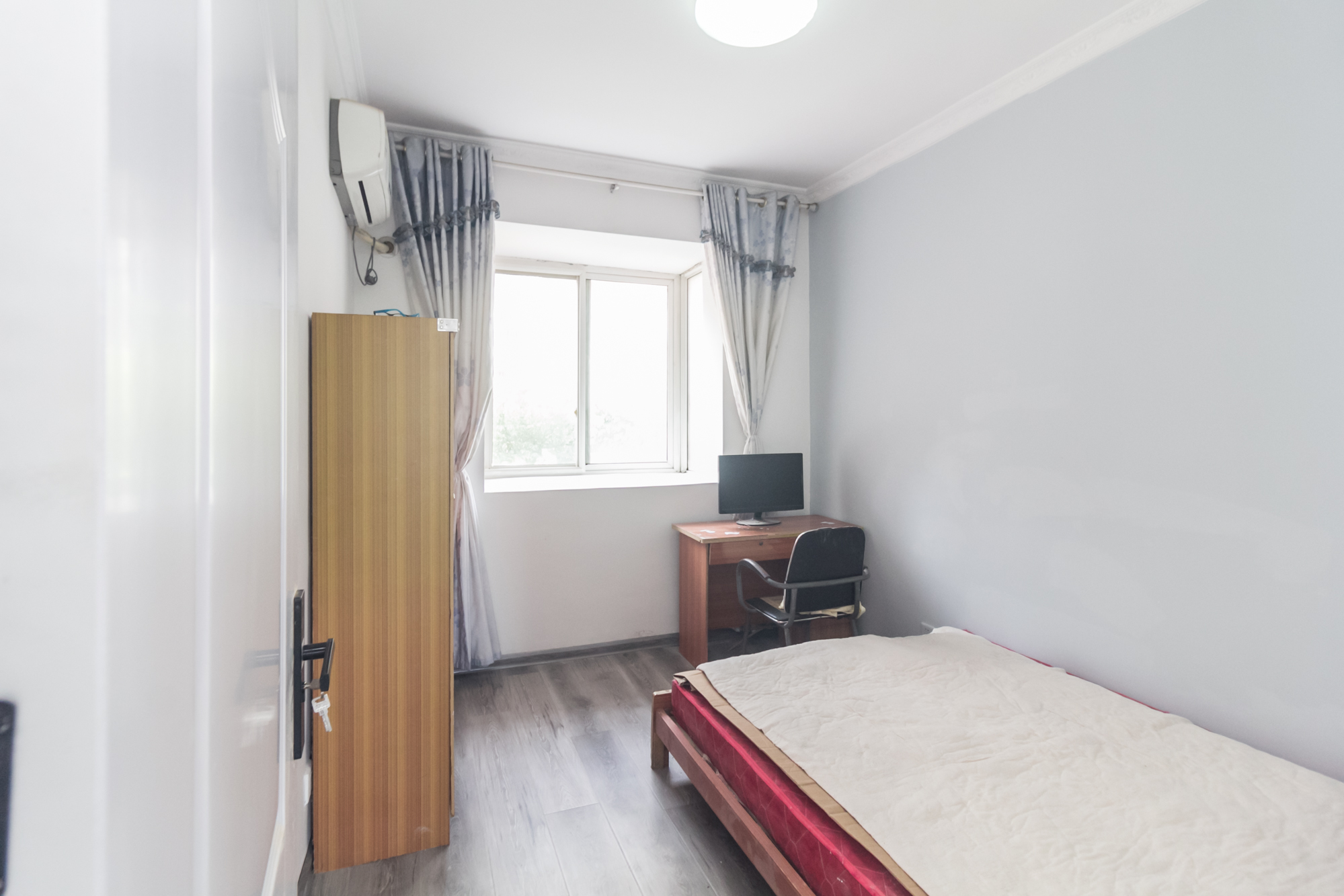 东城名苑 2室1厅1卫 31.0万 东城名苑 2室1厅1卫 31.0万卧室