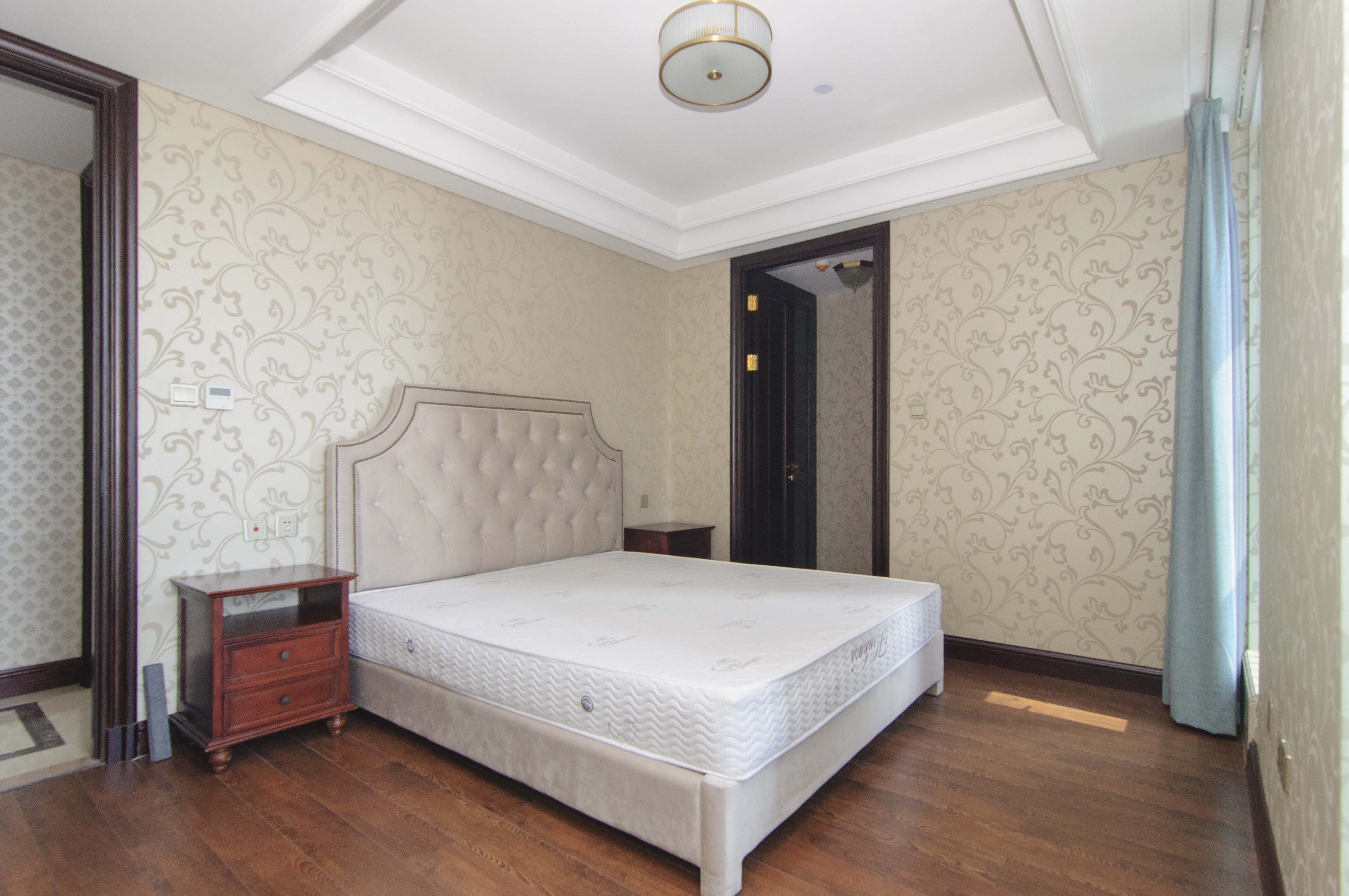 华远国际公寓  2室2厅1卫    235.0万卧室