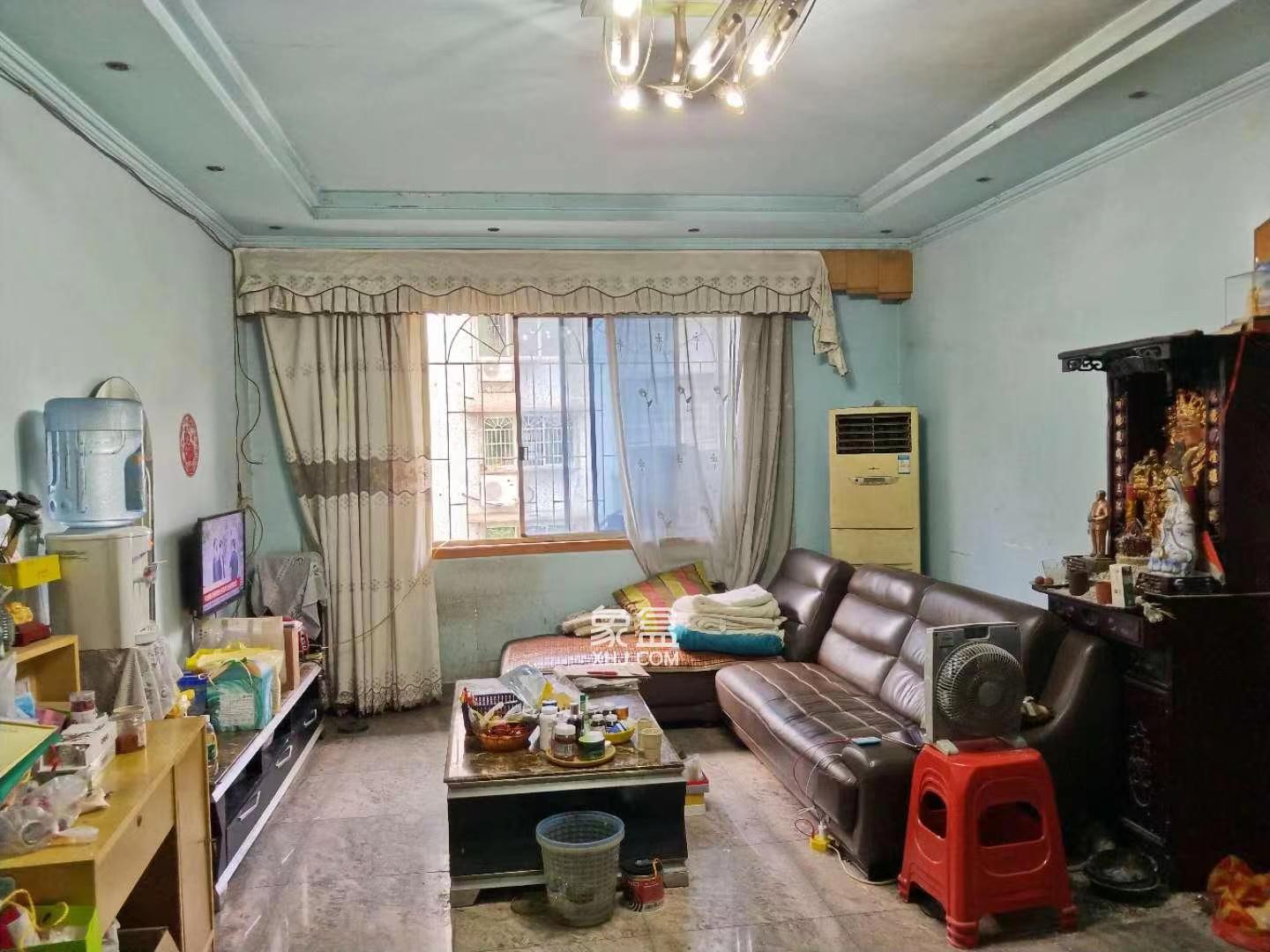 天鹅花园 3室2厅1卫 45.0万 天鹅花园 3室2厅1卫 45.0万客厅