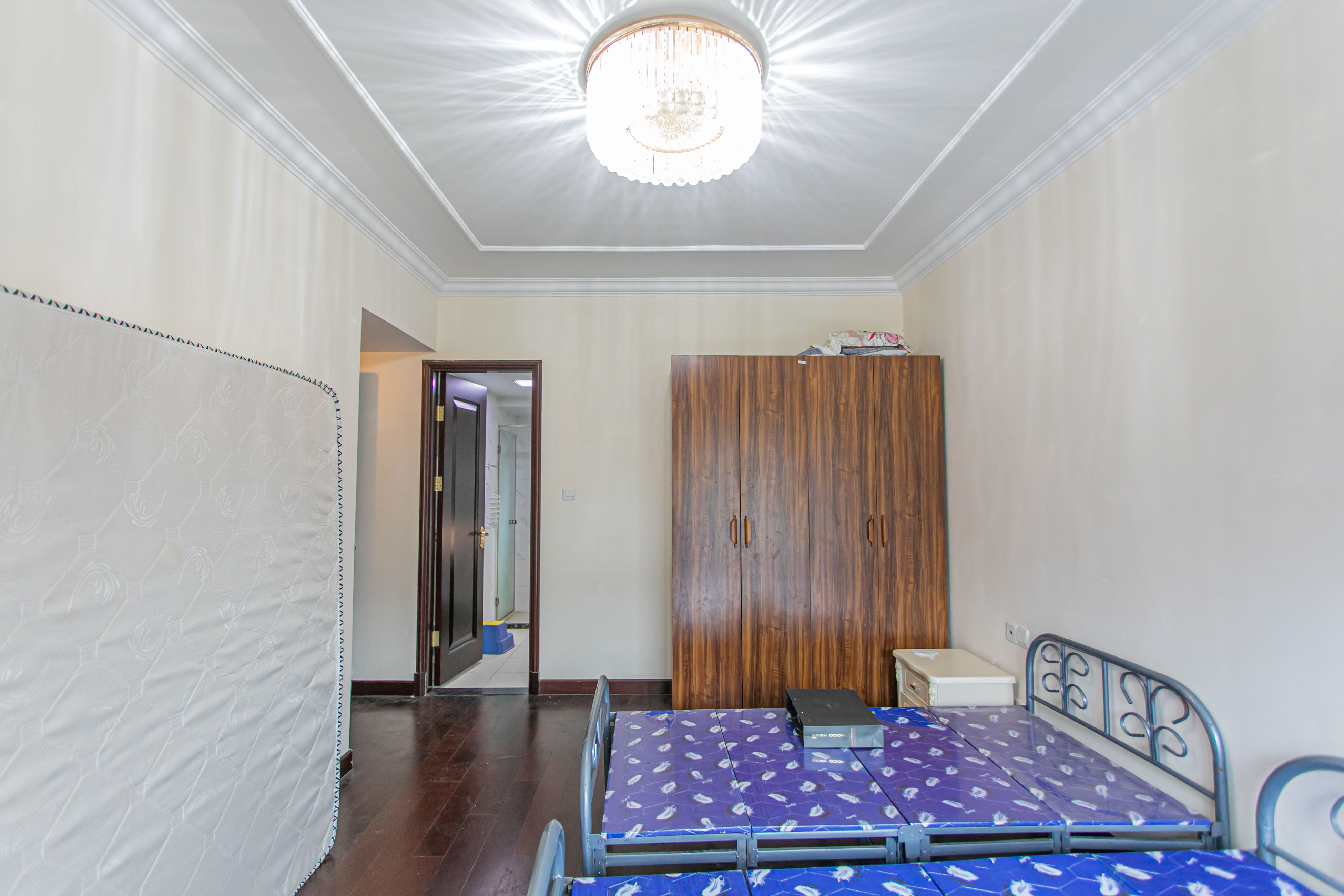 恒大翡翠华庭 3室2厅1卫 86.6万 恒大翡翠华庭 3室2厅1卫 86.6万卧室