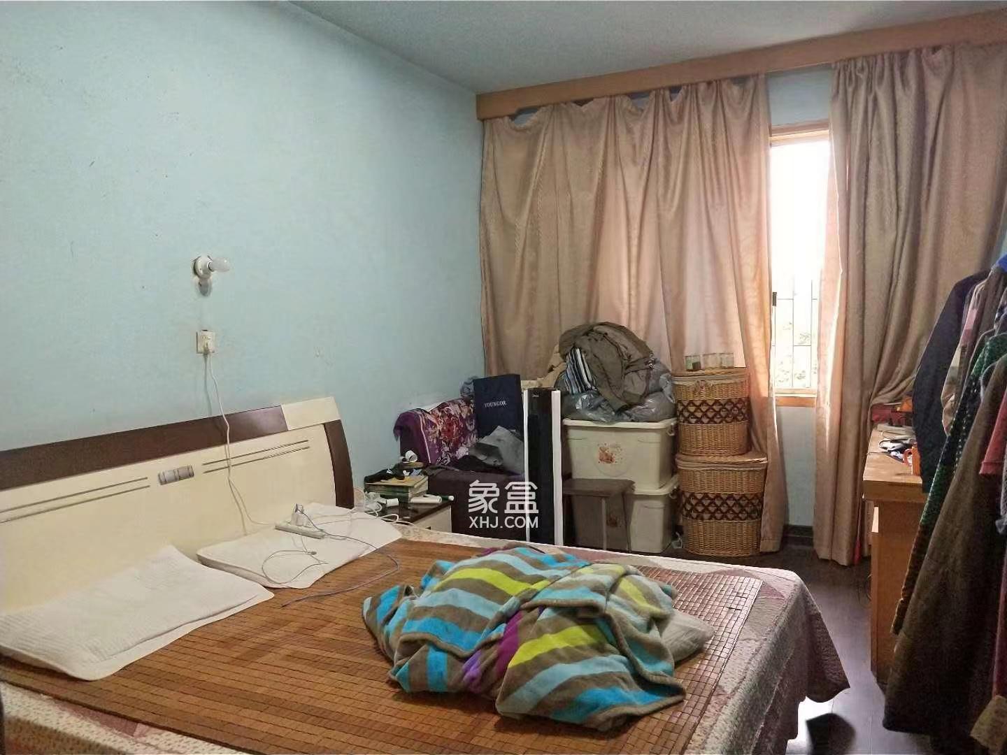 天鹅花园 3室2厅1卫 45.0万 天鹅花园 3室2厅1卫 45.0万客厅