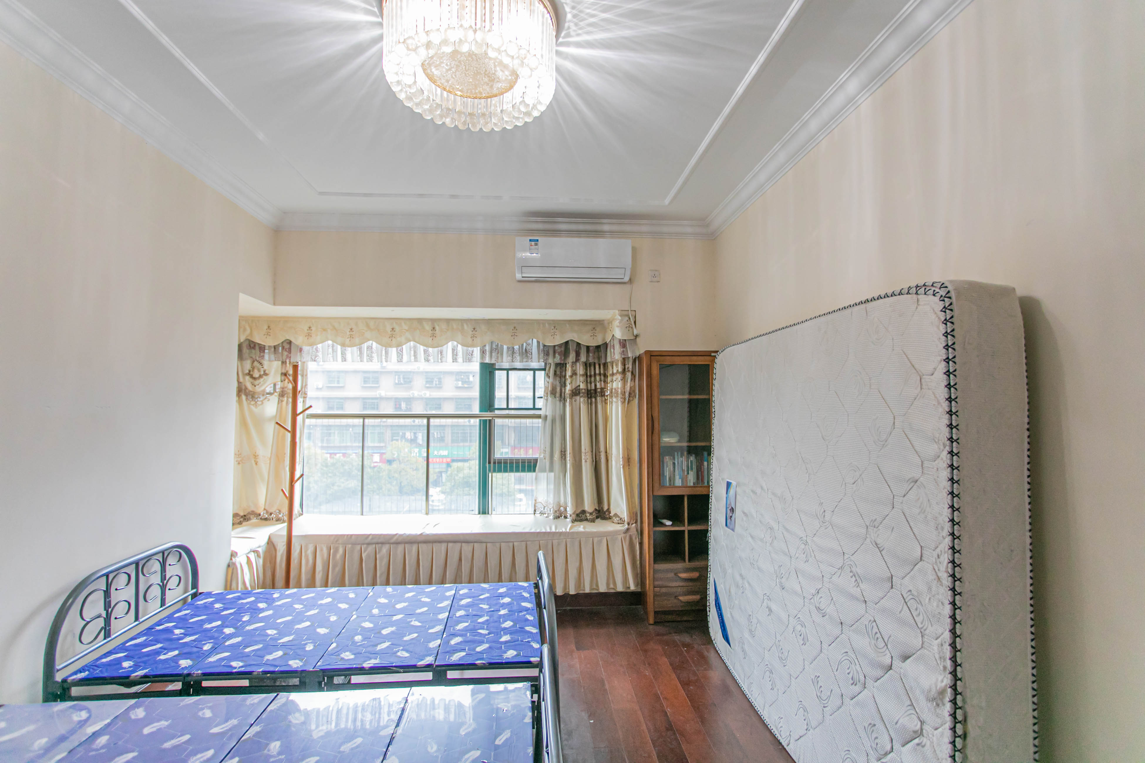 恒大翡翠华庭 3室2厅1卫 86.6万 恒大翡翠华庭 3室2厅1卫 86.6万卧室