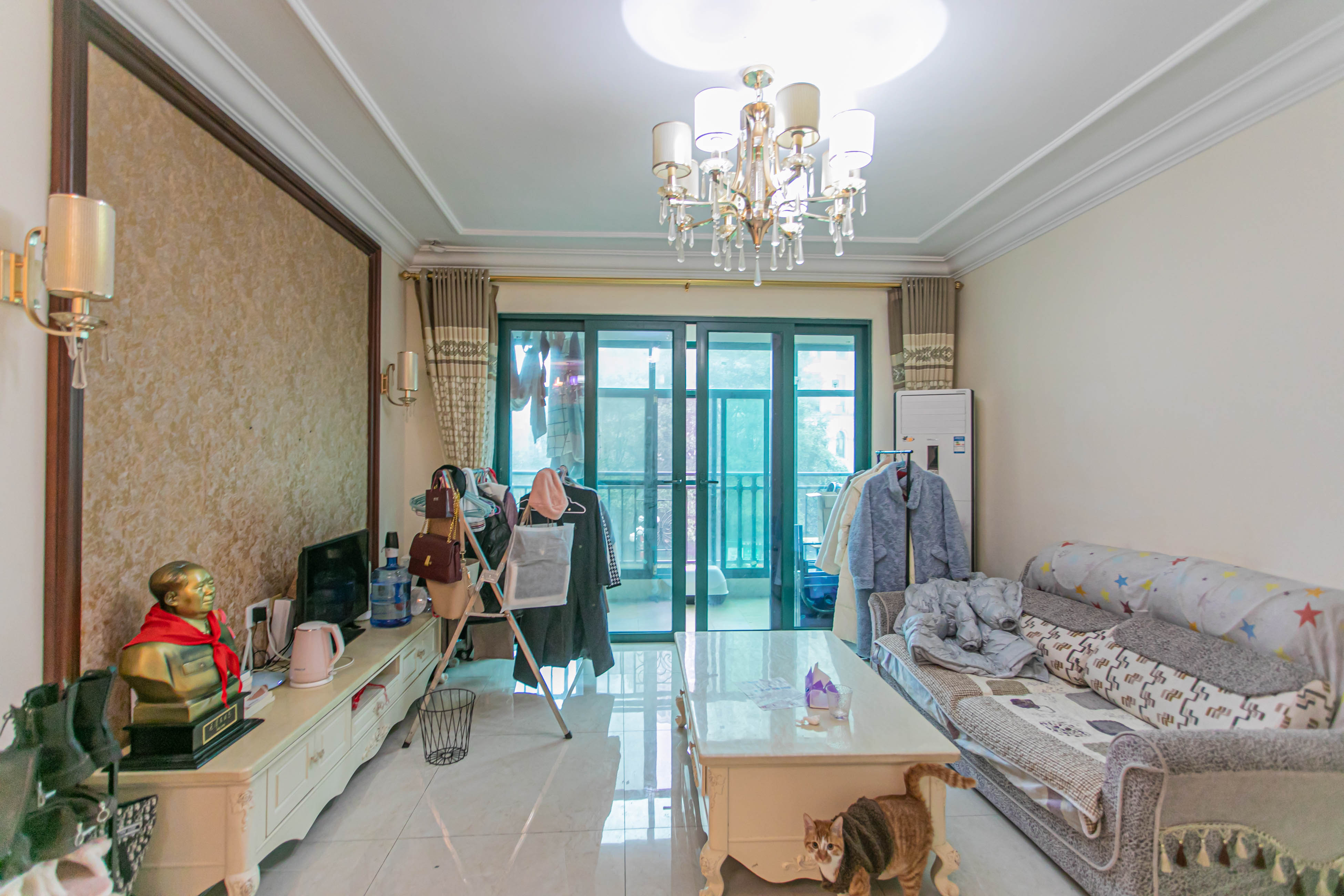 恒大翡翠华庭 3室2厅1卫 86.6万 恒大翡翠华庭 3室2厅1卫 86.6万客厅