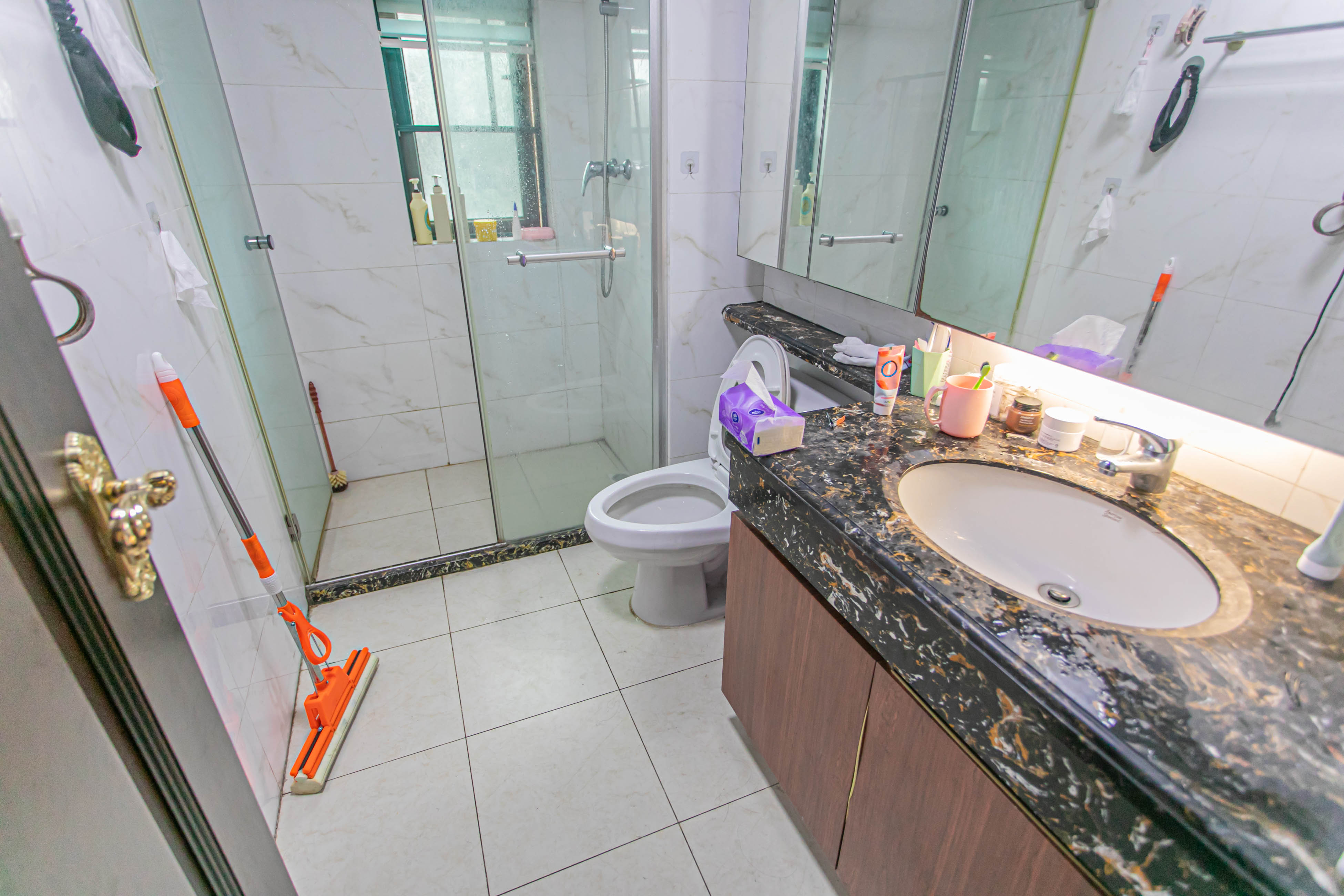 恒大翡翠华庭 3室2厅1卫 86.6万 恒大翡翠华庭 3室2厅1卫 86.6万卫生间