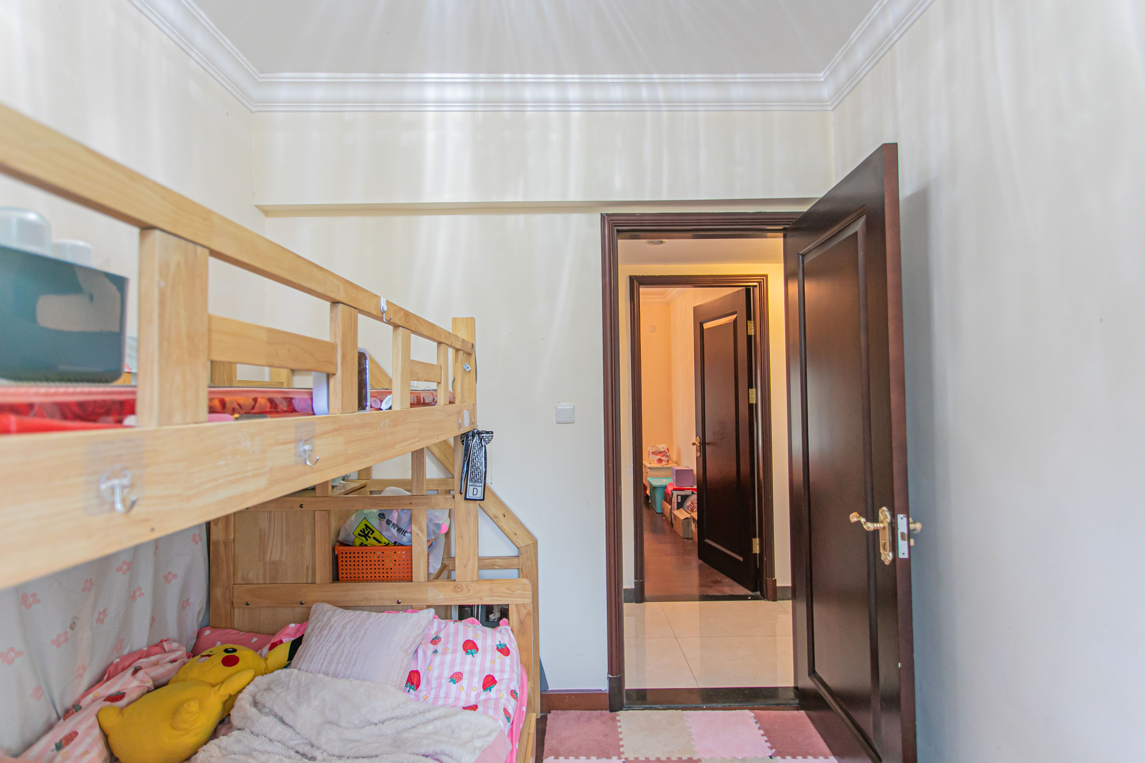 恒大翡翠华庭 3室2厅1卫 86.6万 恒大翡翠华庭 3室2厅1卫 86.6万卧室