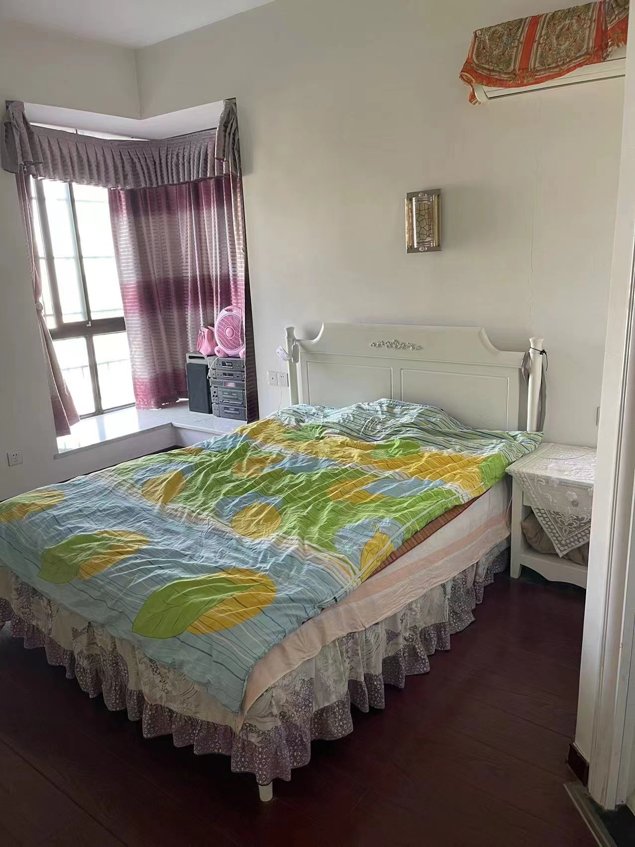 中央商业广场 3室2厅2卫 81.0万 中央商业广场 3室2厅2卫 81.0万客厅