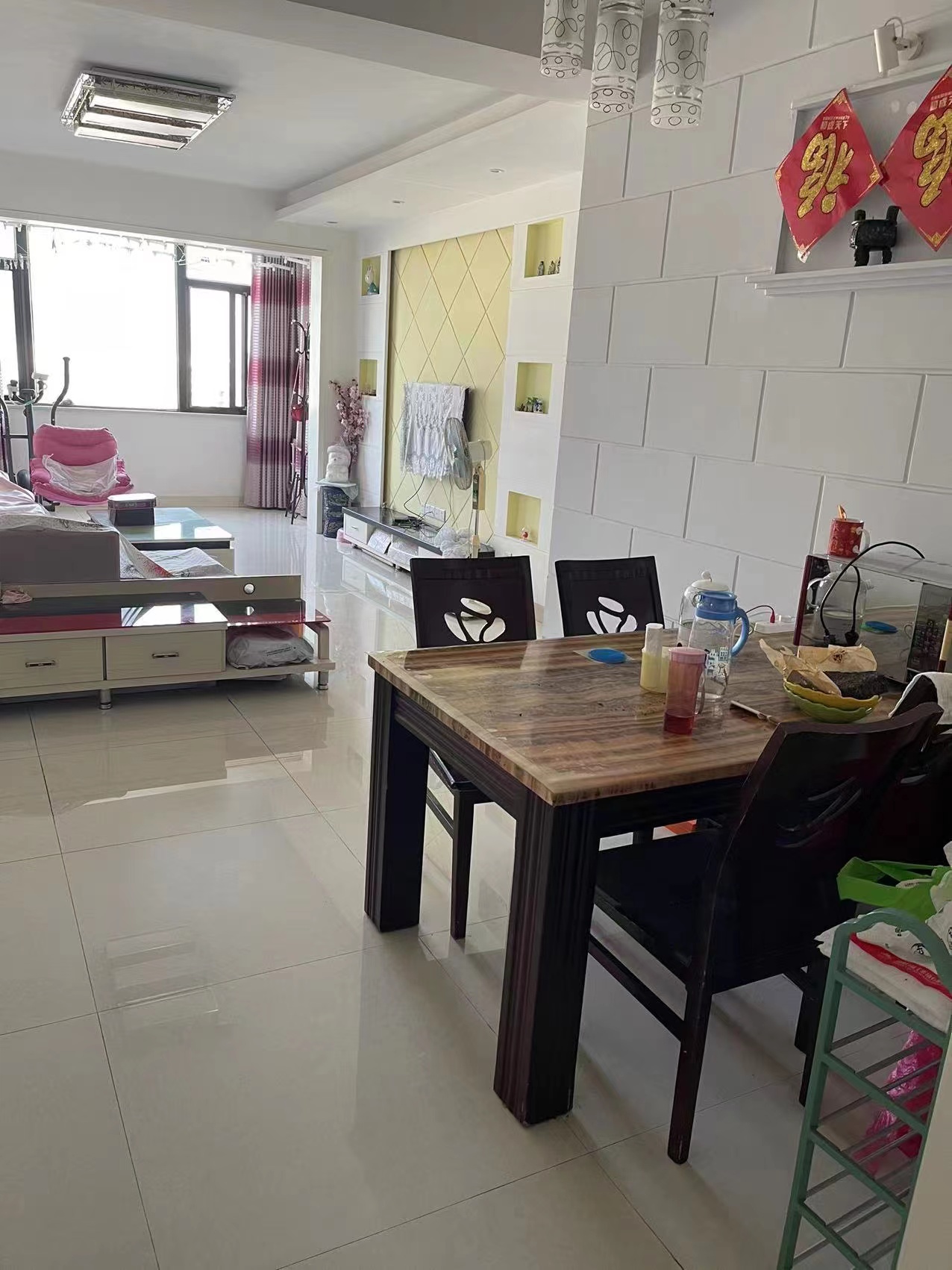 中央商业广场 3室2厅2卫 81.0万 中央商业广场 3室2厅2卫 81.0万客厅