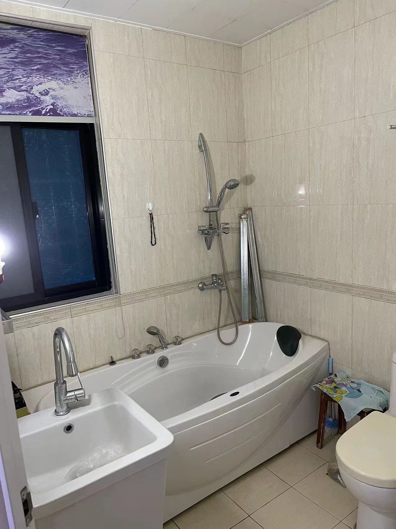 中央商业广场 3室2厅2卫 81.0万 中央商业广场 3室2厅2卫 81.0万客厅