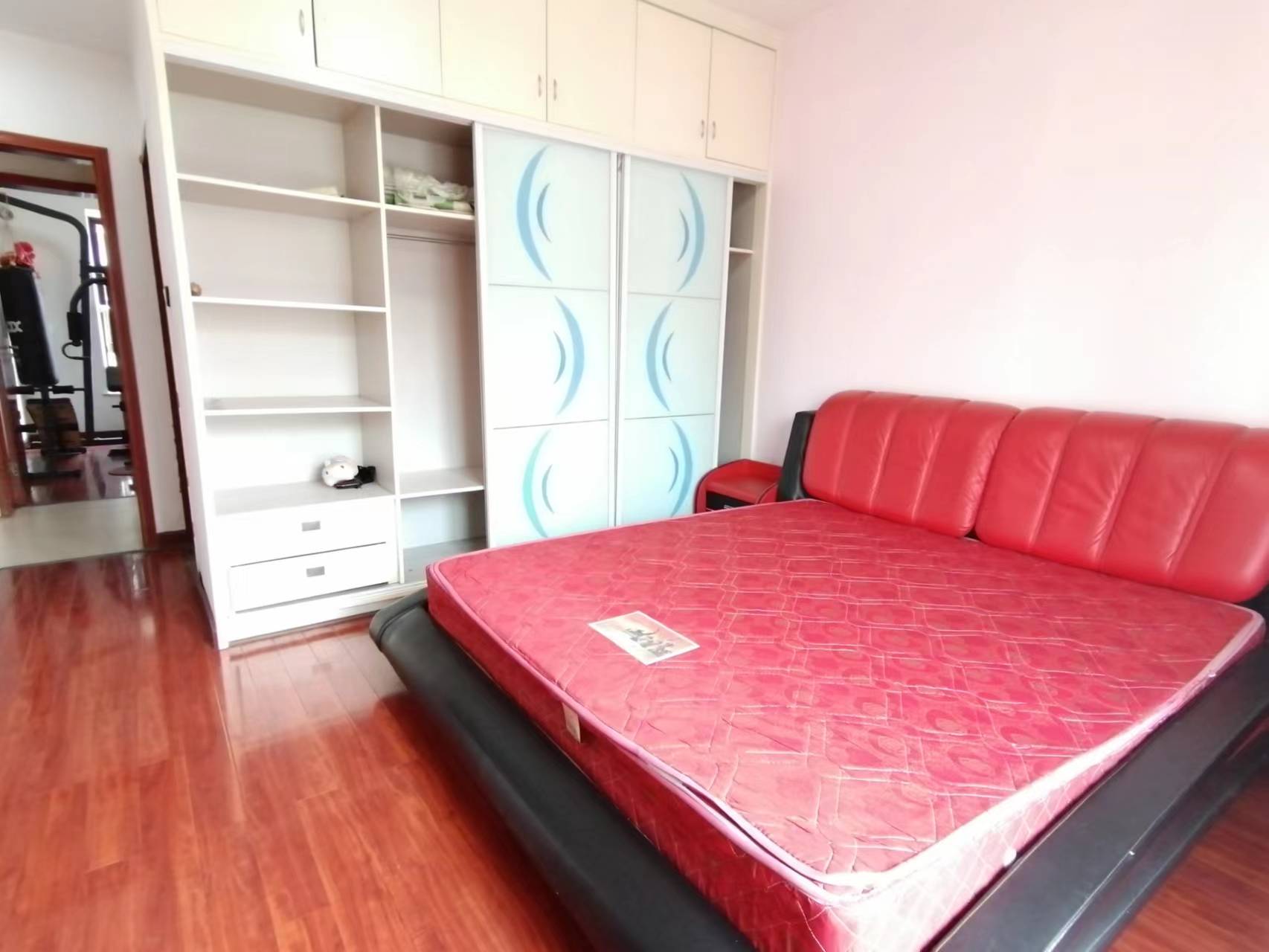 湘银二期世纪花园 4室2厅2卫 86.8万 湘银二期世纪花园 4室2厅2卫 86.8万客厅