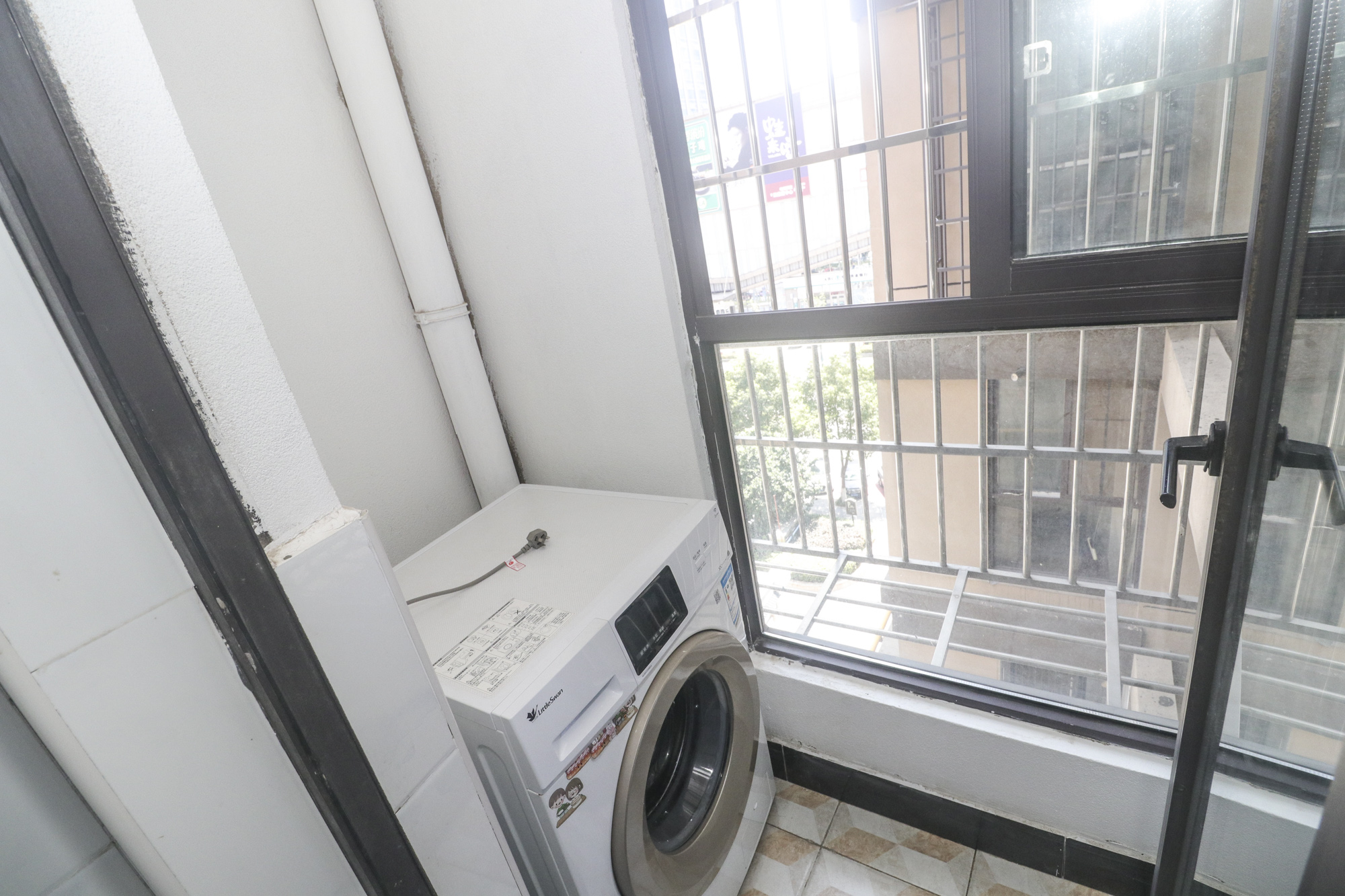 协信星澜汇  3室2厅1卫   92.00万阳台