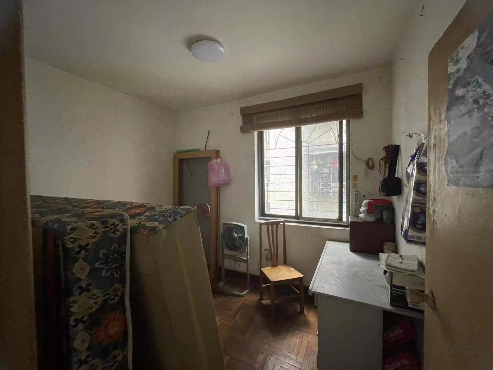 泰华一村 2室2厅1卫 32.5万 泰华一村 2室2厅1卫 32.5万客厅