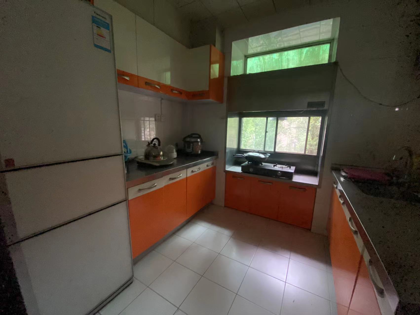 珠江花园 0室0厅0卫 85.0万 珠江花园 0室0厅0卫 85.0万客厅