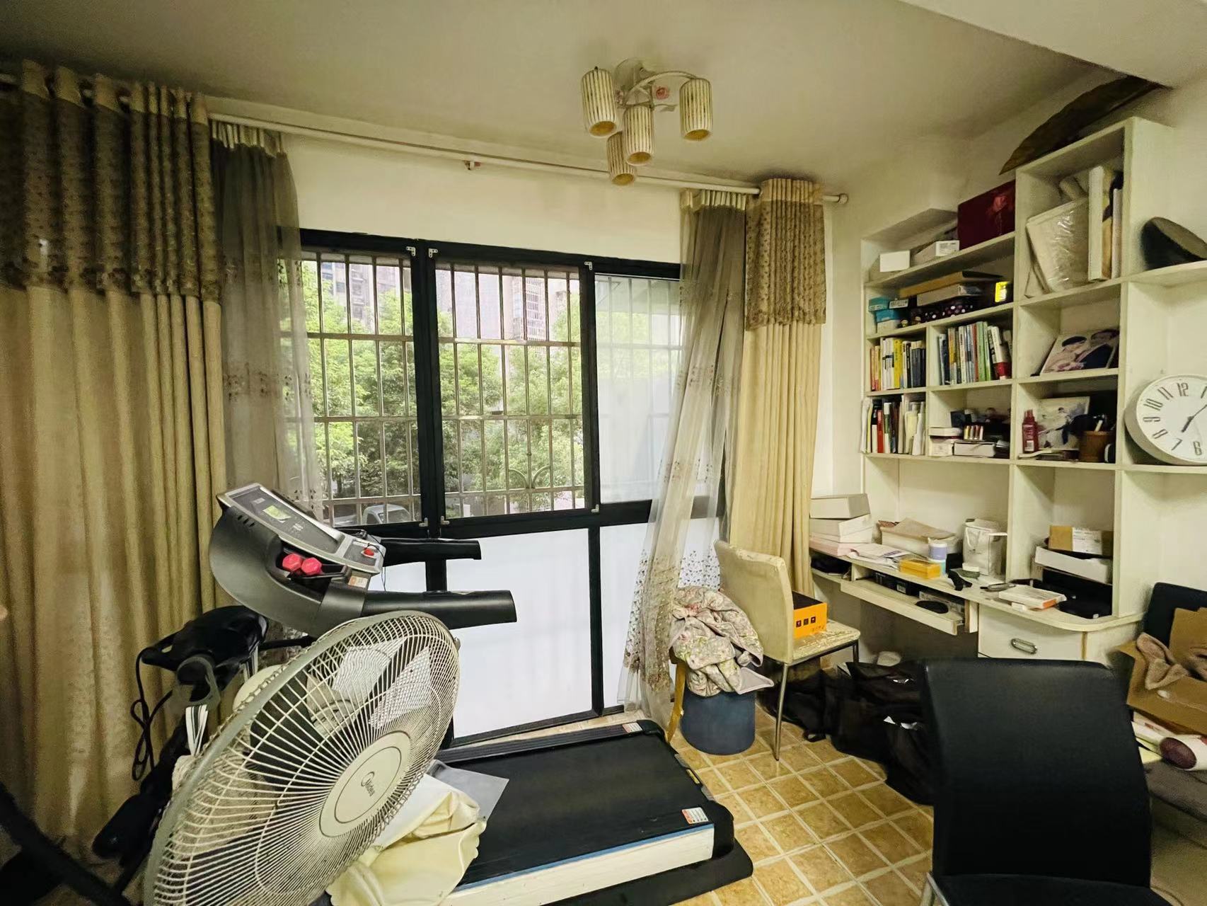 百江花园 3室2厅1卫 59.8万 百江花园 3室2厅1卫 59.8万客厅