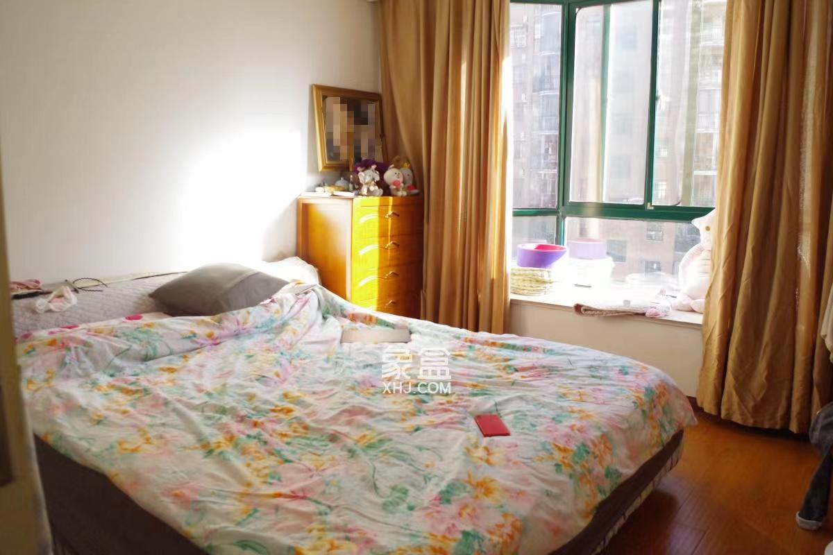 东方明园 3室2厅2卫 75.0万 东方明园 3室2厅2卫 75.0万客厅