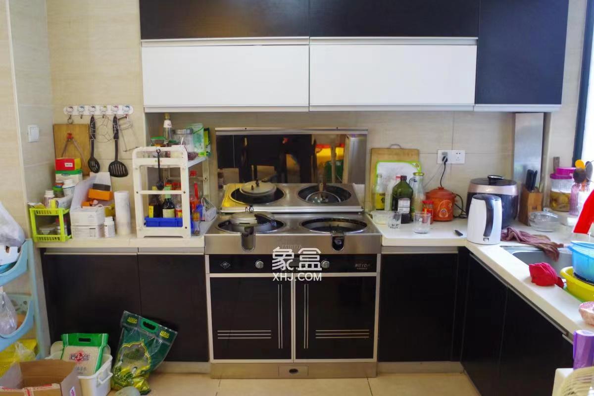 东方明园 3室2厅2卫 75.0万 东方明园 3室2厅2卫 75.0万客厅