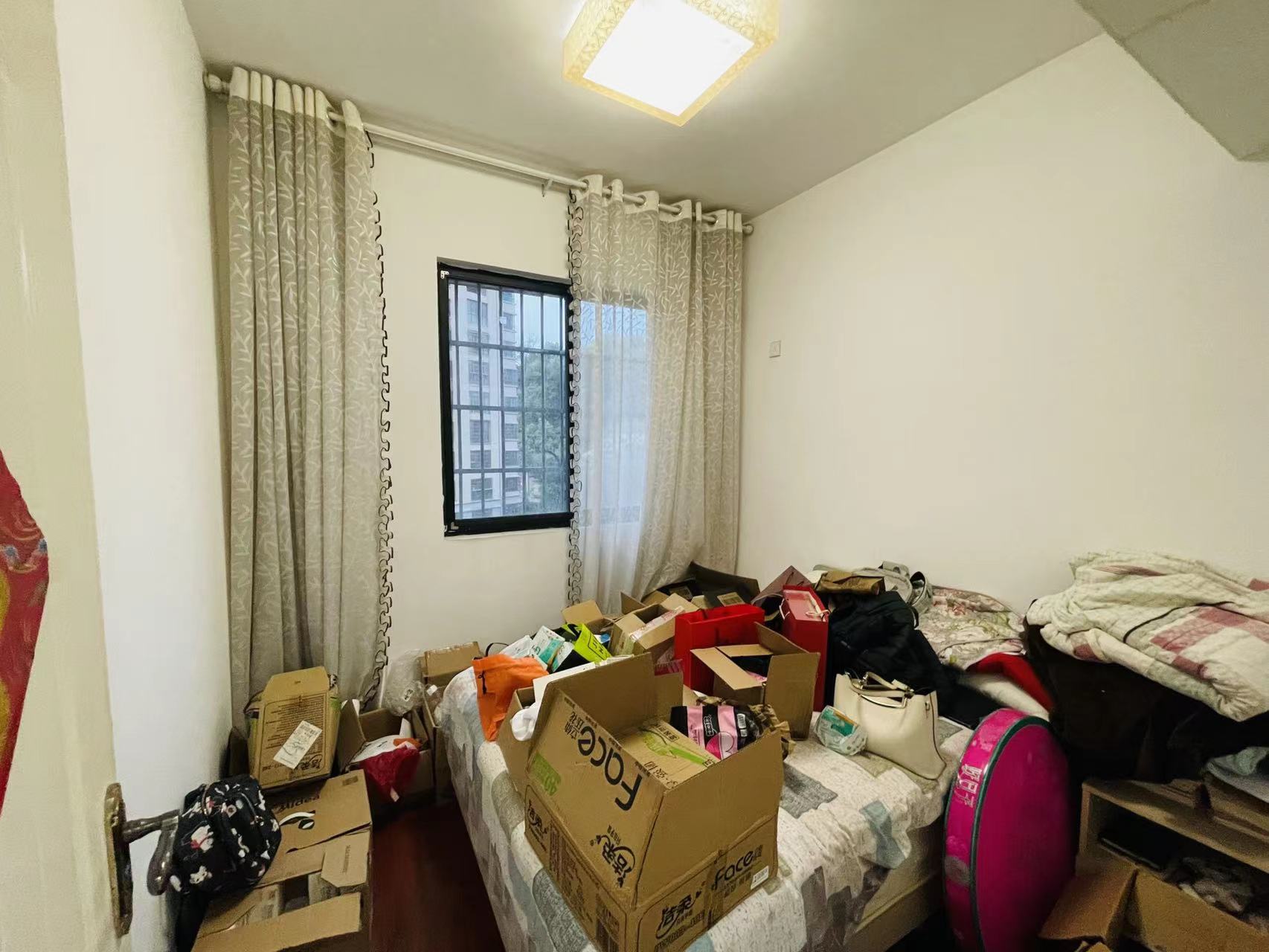 百江花园 3室2厅1卫 59.8万 百江花园 3室2厅1卫 59.8万客厅