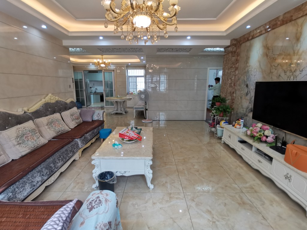 金路大厦 4室2厅2卫 93.8万 金路大厦 4室2厅2卫 93.8万客厅