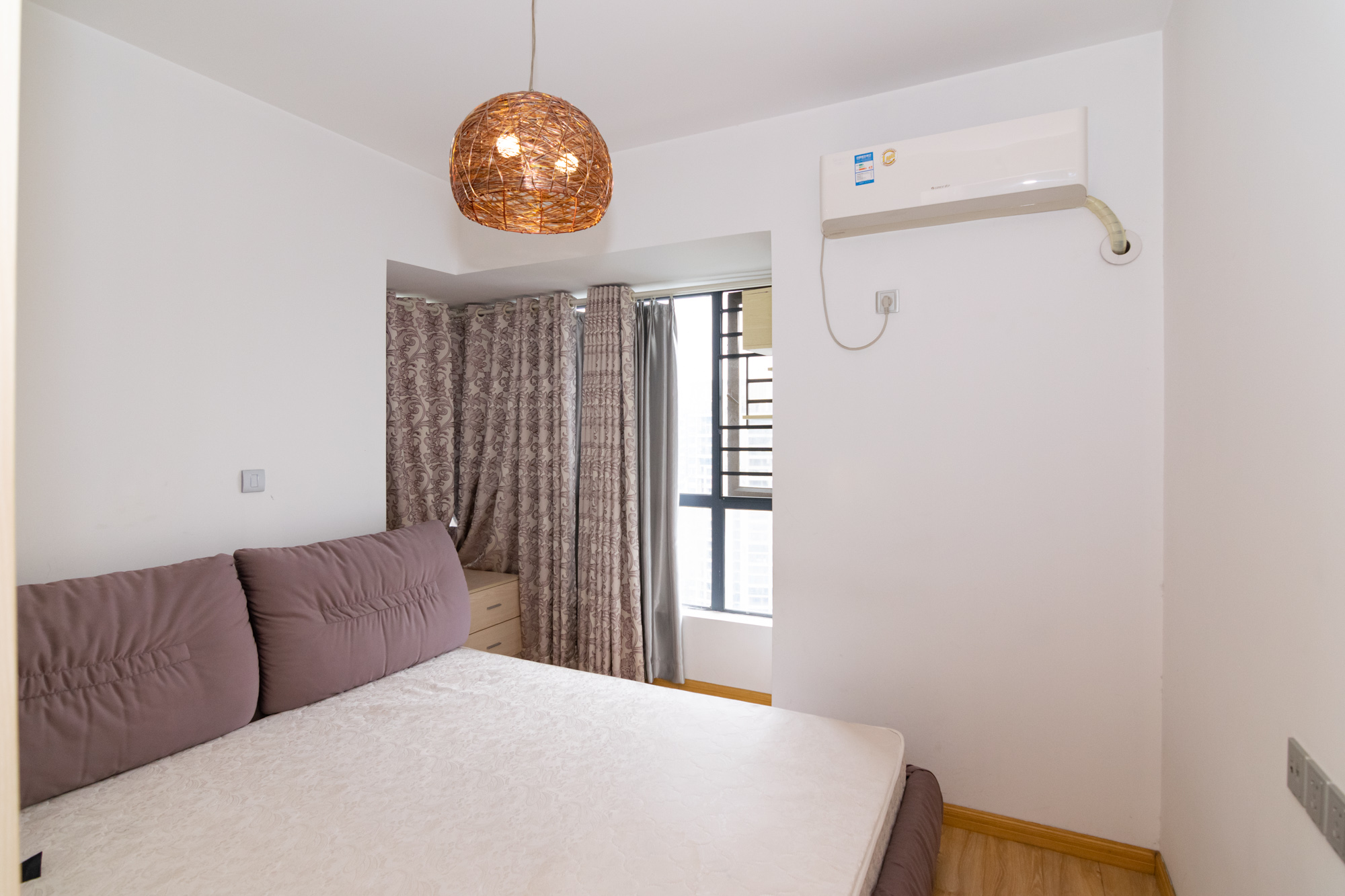 勤诚达新界 2室2厅1卫 68.0万 勤诚达新界 2室2厅1卫 68.0万卧室