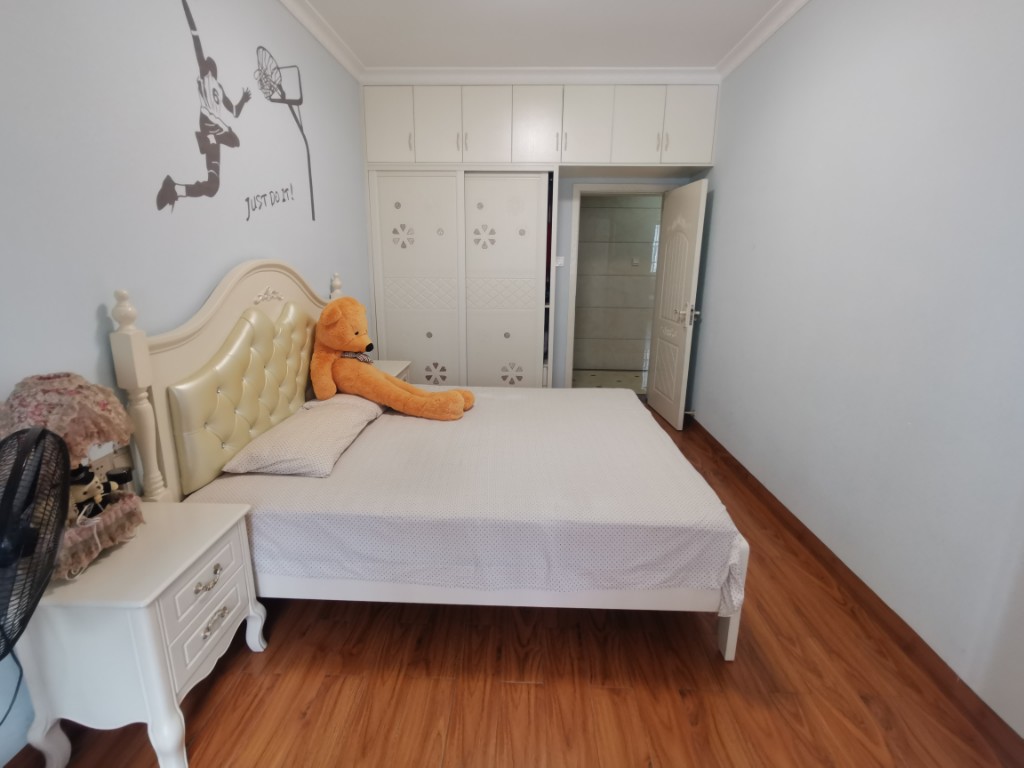 金路大厦 4室2厅2卫 93.8万 金路大厦 4室2厅2卫 93.8万客厅