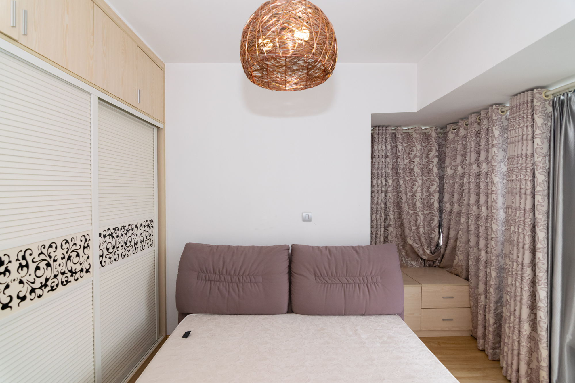 勤诚达新界 2室2厅1卫 68.0万 勤诚达新界 2室2厅1卫 68.0万卧室